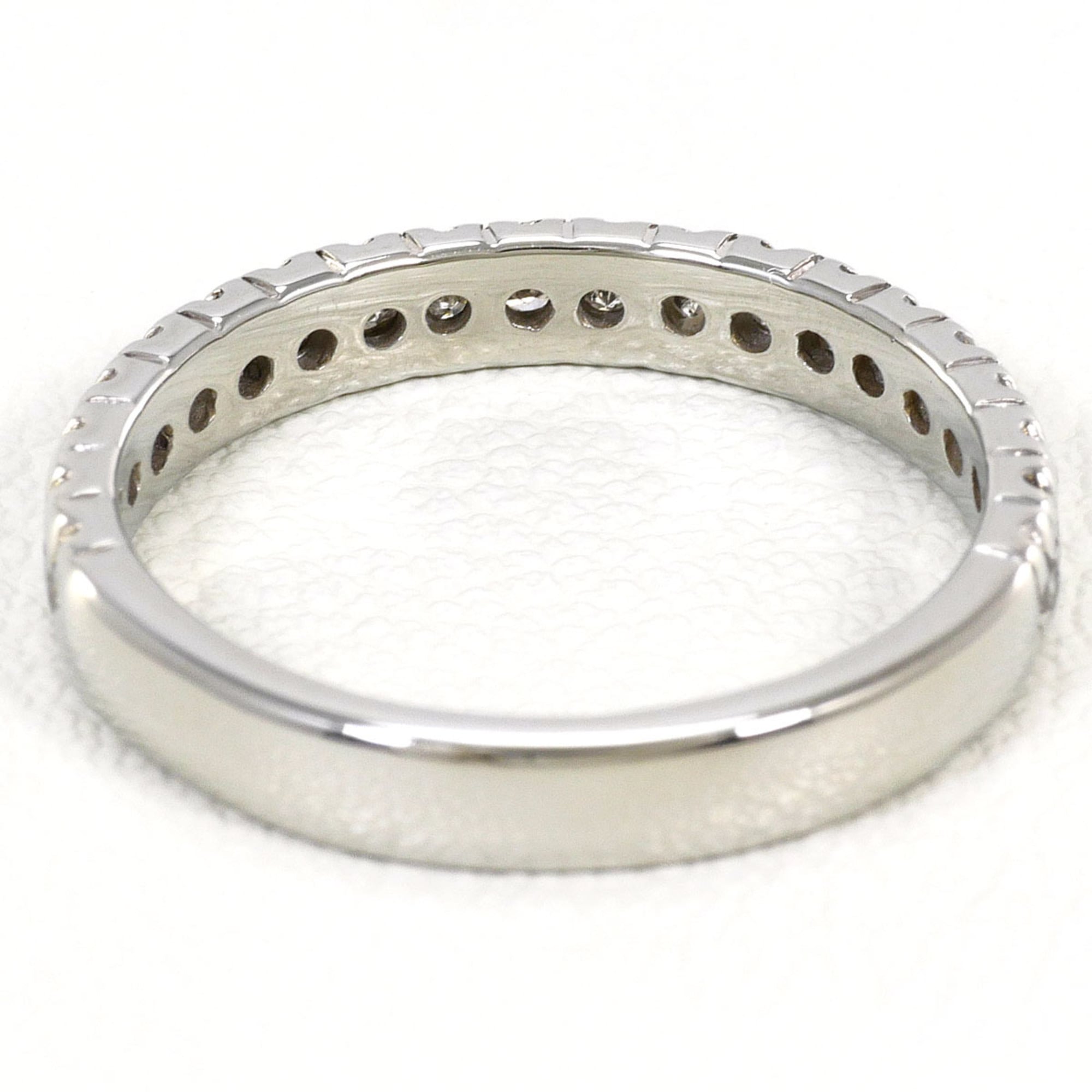 Unbranded White Gold White Gold (18K) Band Ring (Pre-Owned)