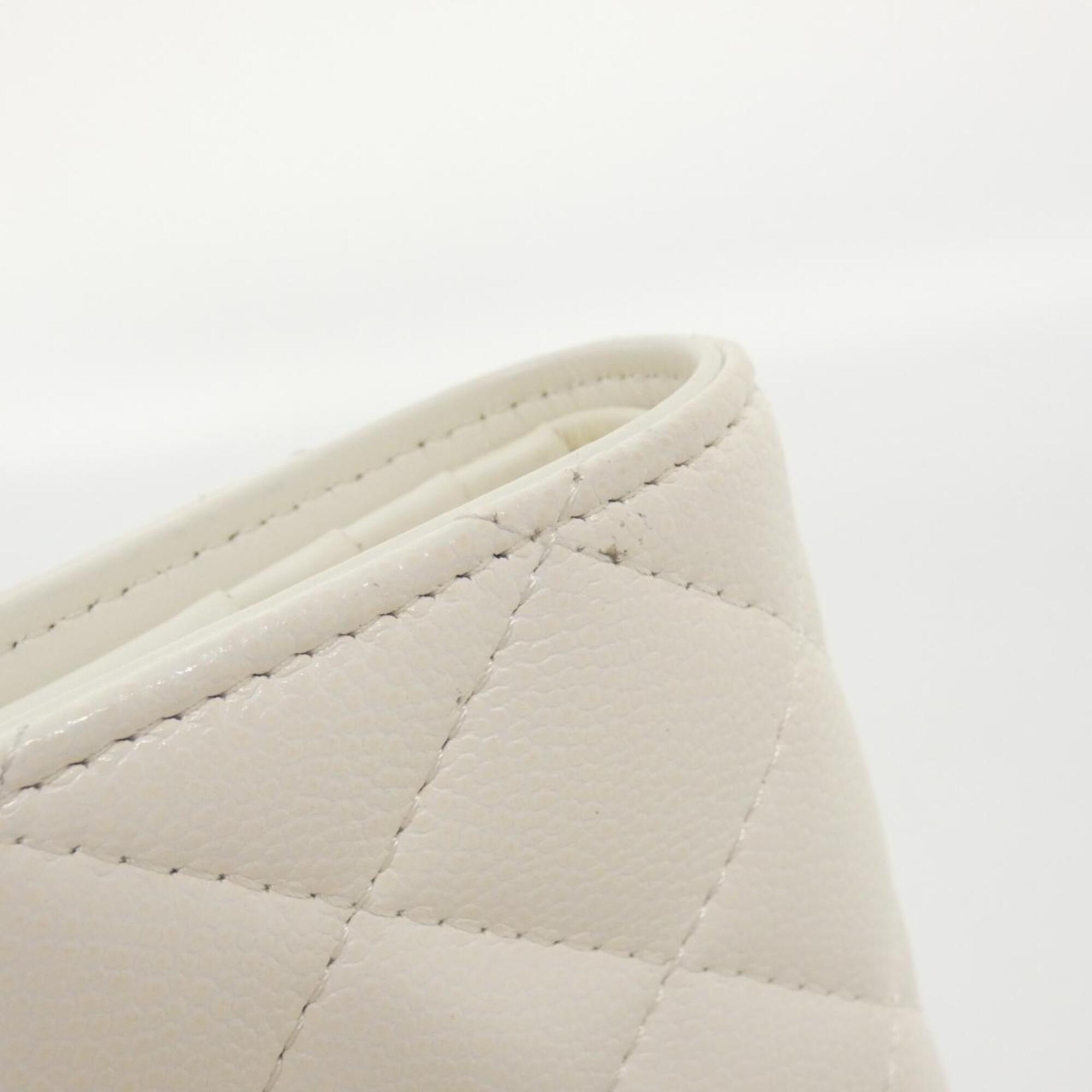 Chanel White Grained Calfskin Long Wallet (Bi-Fold) (Pre-Owned)
