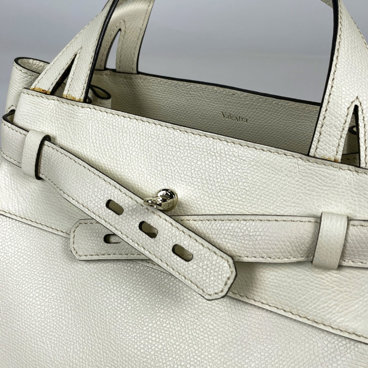 Valextra Ivory Leather Handbag (Pre-Owned)