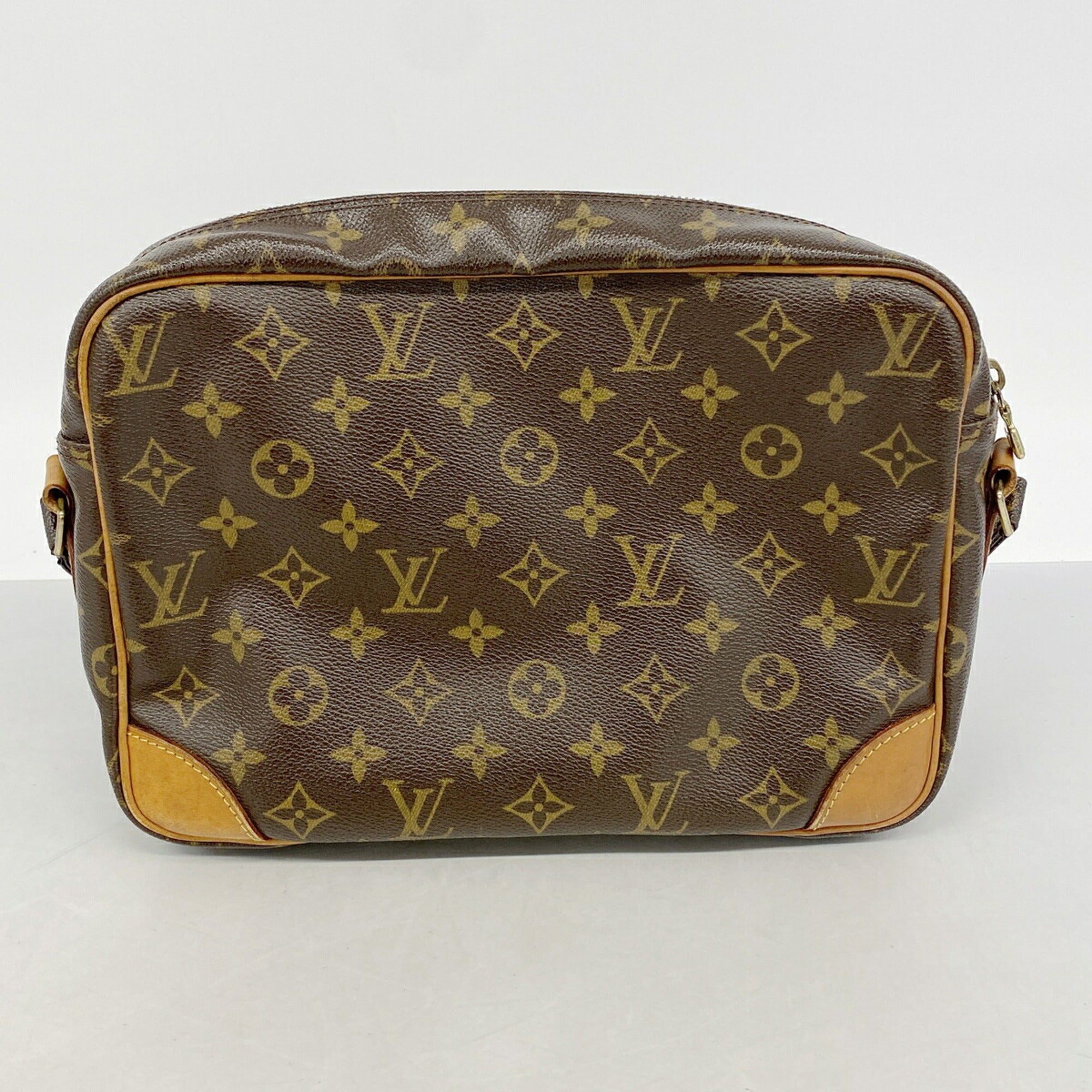 Louis Vuitton Brown Shoulder Bag (Pre-Owned)