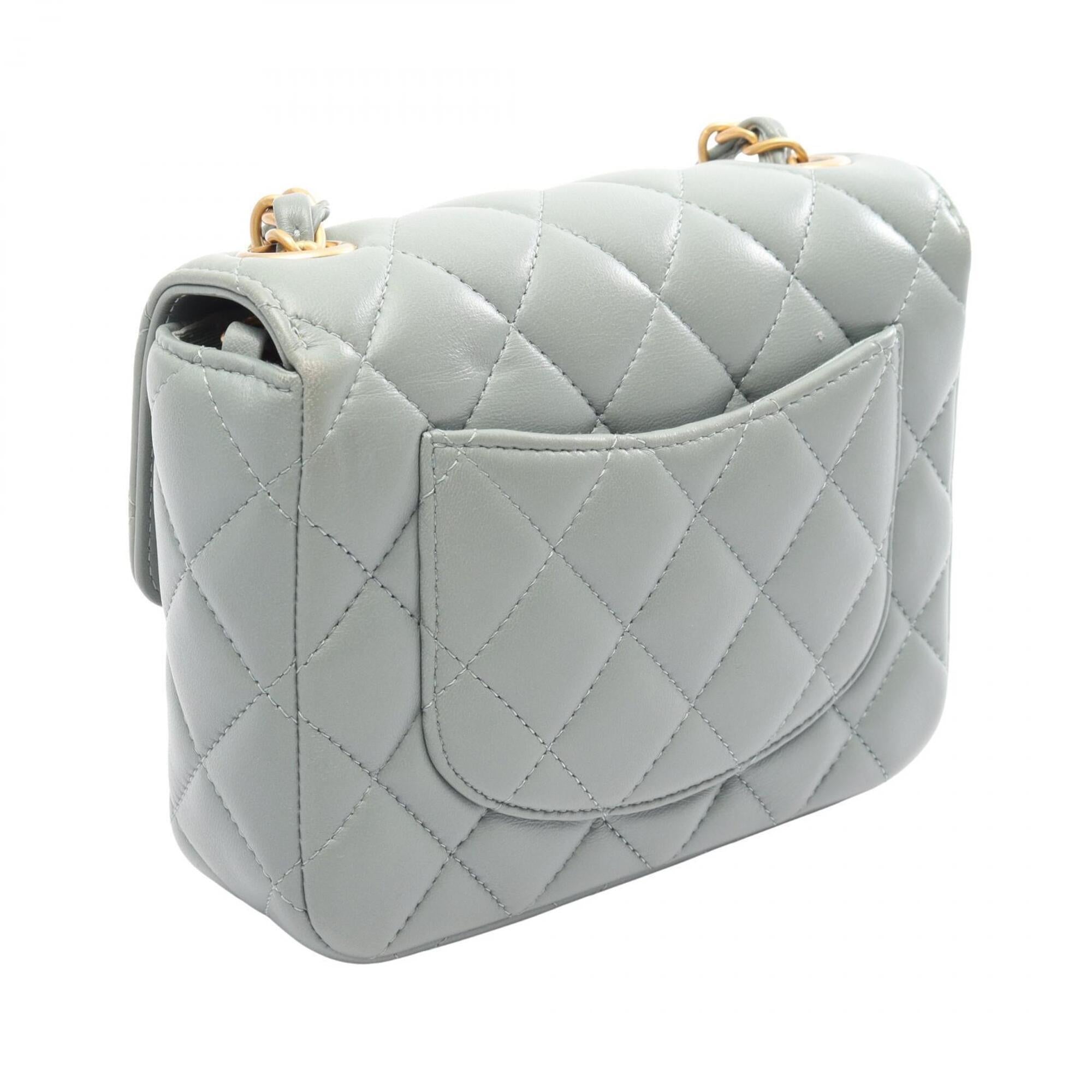 Chanel Green Leather Handbag Shoulder Bag (Pre-Owned)