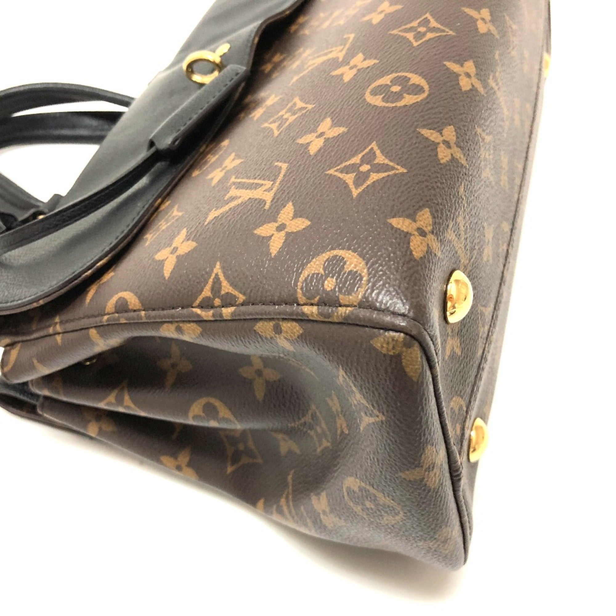 Louis Vuitton Black Other Handbag (Pre-Owned)