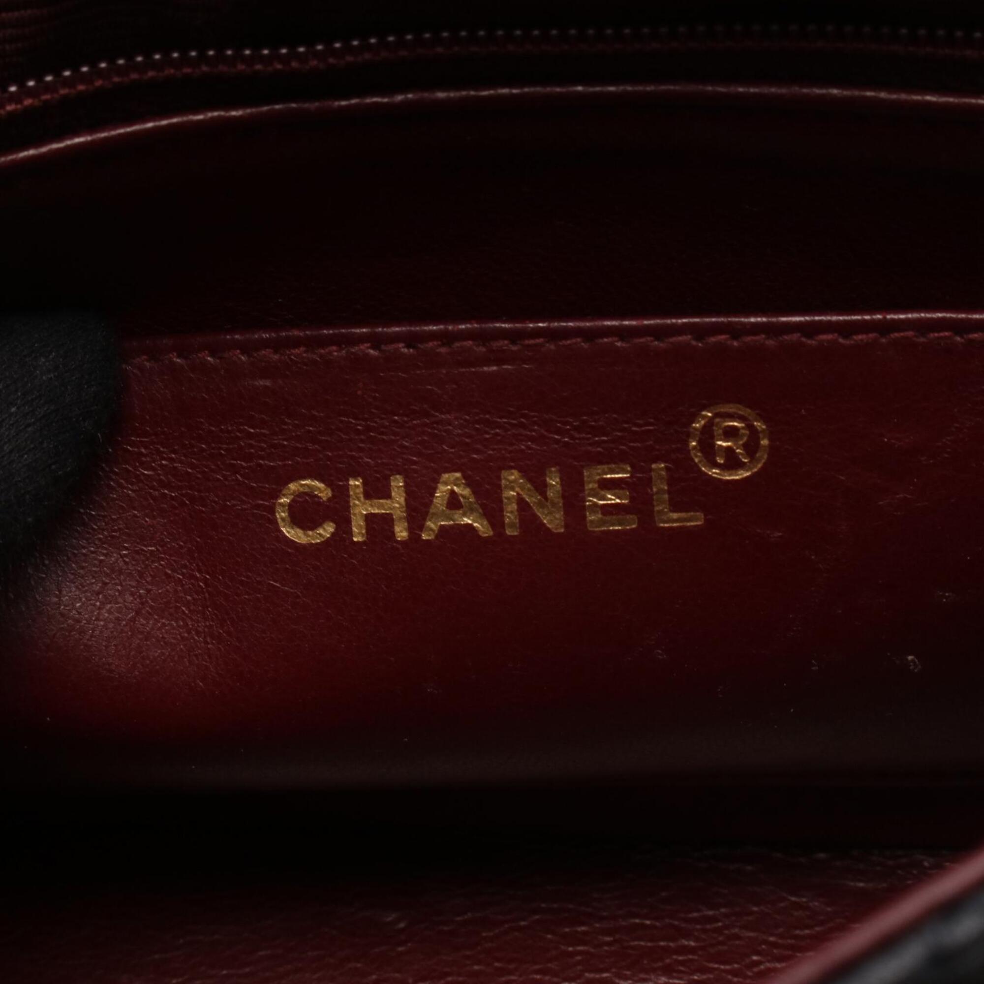 Chanel Black Leather Handbag Shoulder Bag (Pre-Owned)