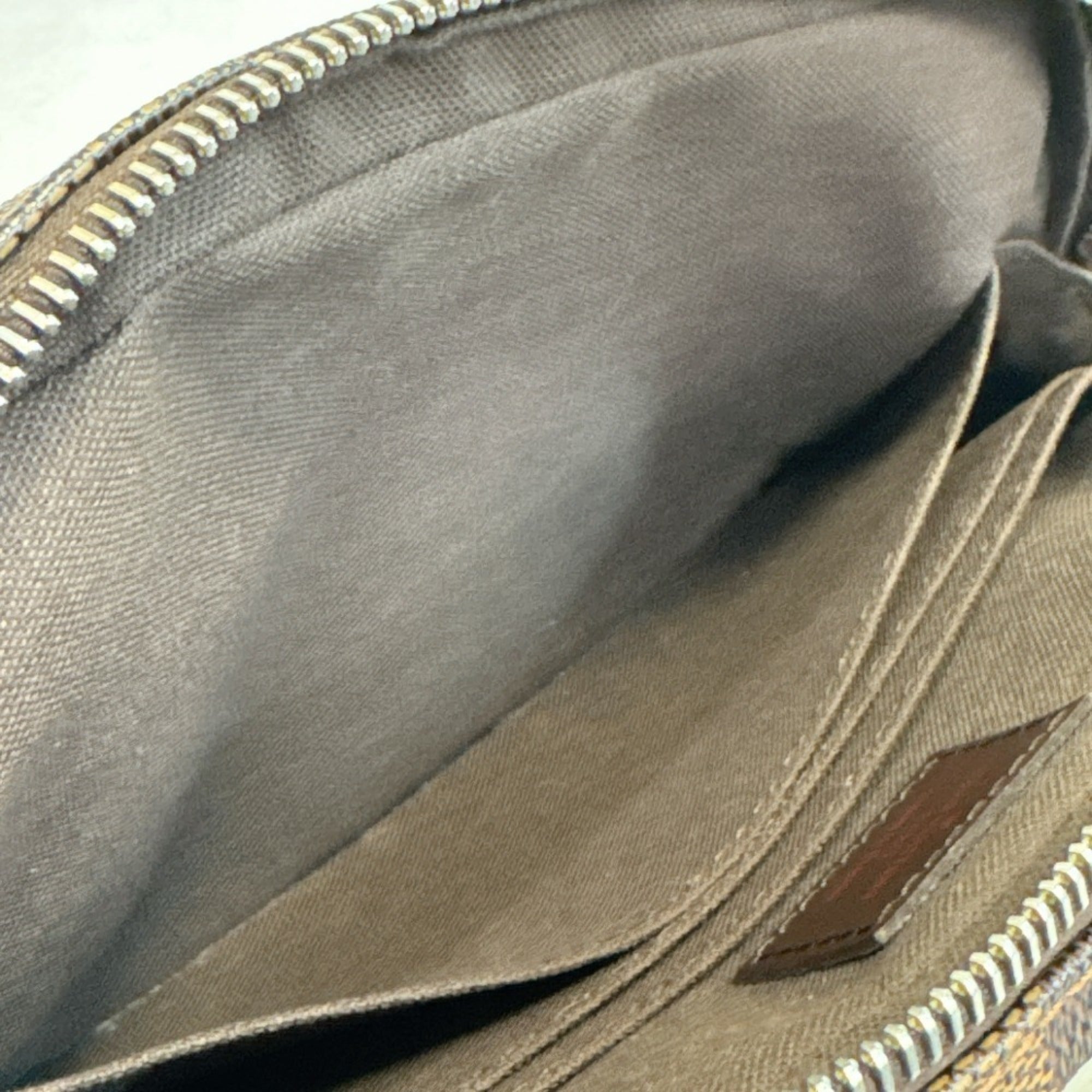 Louis Vuitton Brown Leather Clutch Bag Pouch (Pre-Owned)
