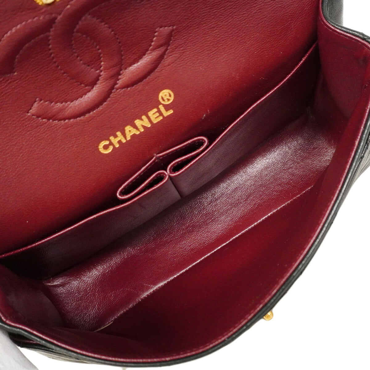 Chanel Black Leather Shoulder Bag (Pre-Owned)