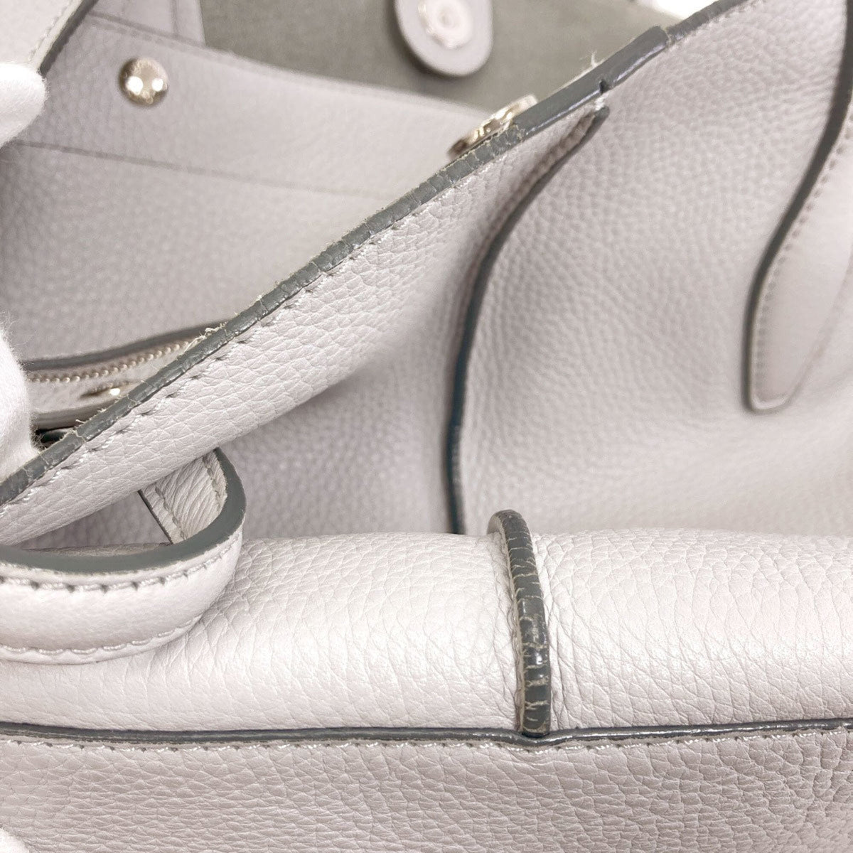 Tod's Gray Leather Tote Bag (Pre-Owned)