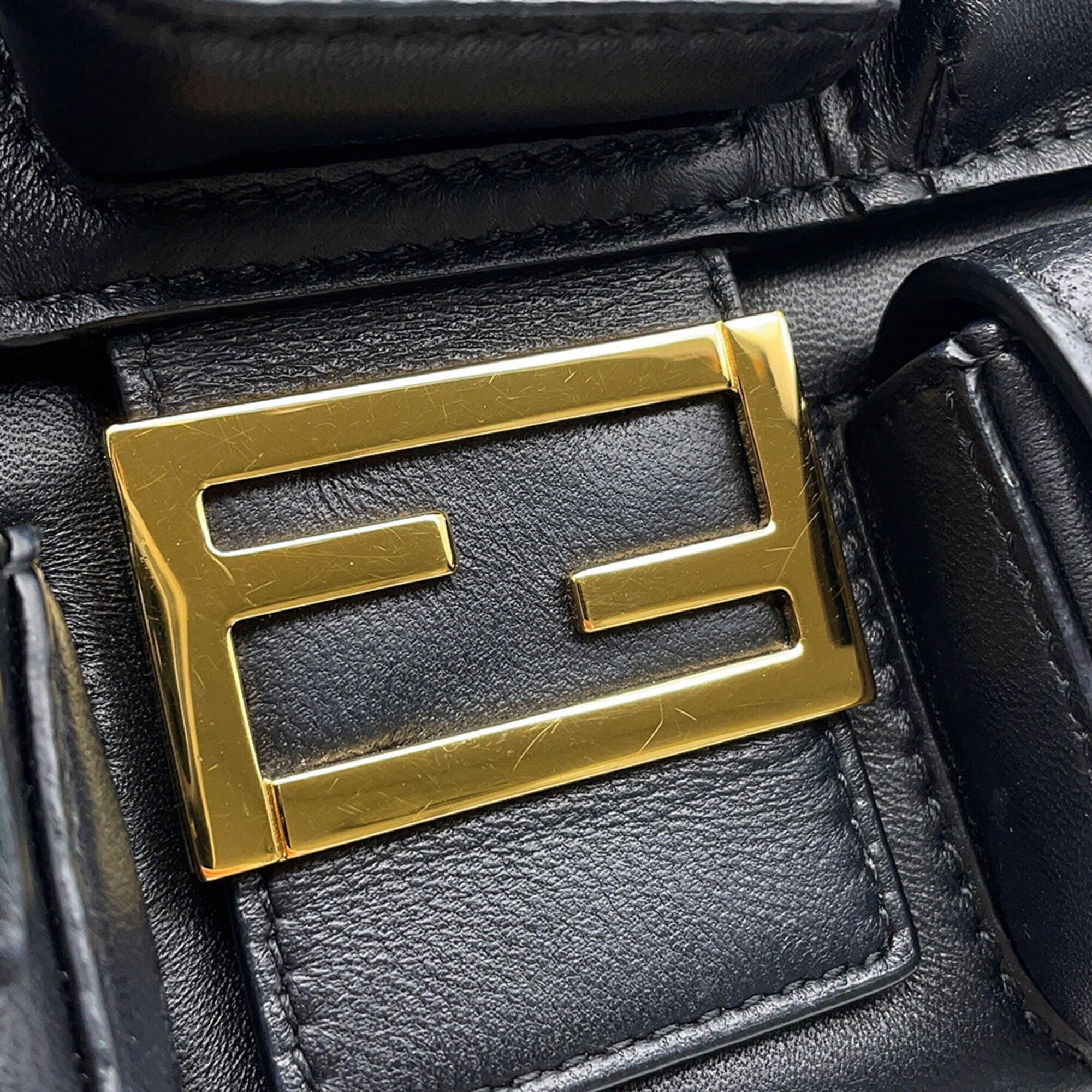 Fendi Baguette Black Leather Handbag Shoulder Bag (Pre-Owned)