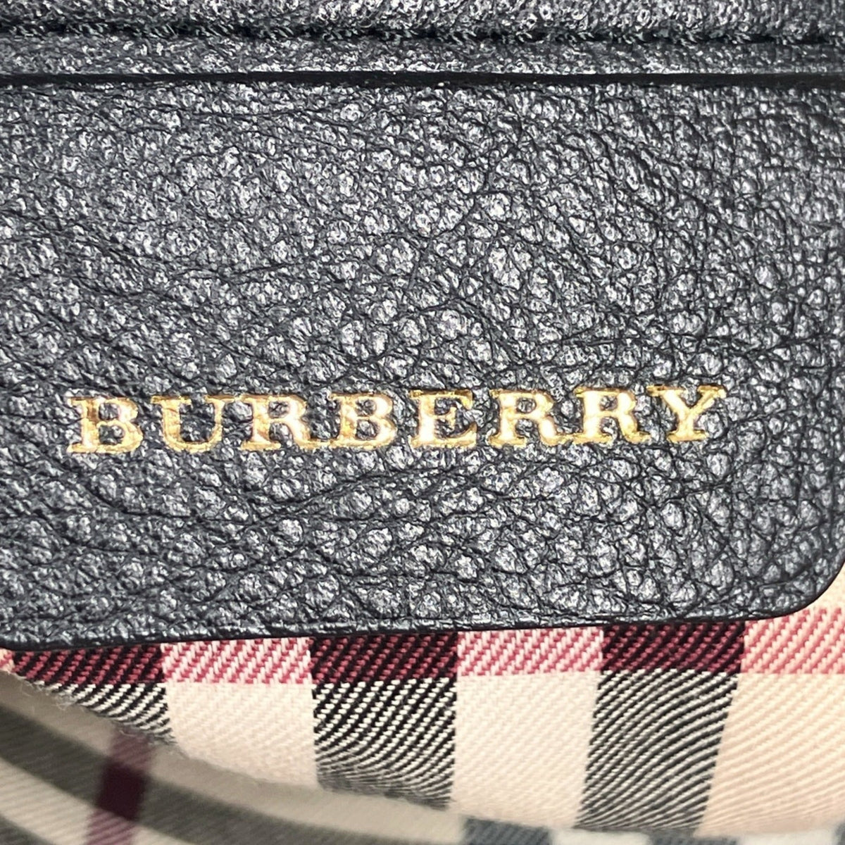 Burberry Black Leather Shoulder Bag (Pre-Owned)