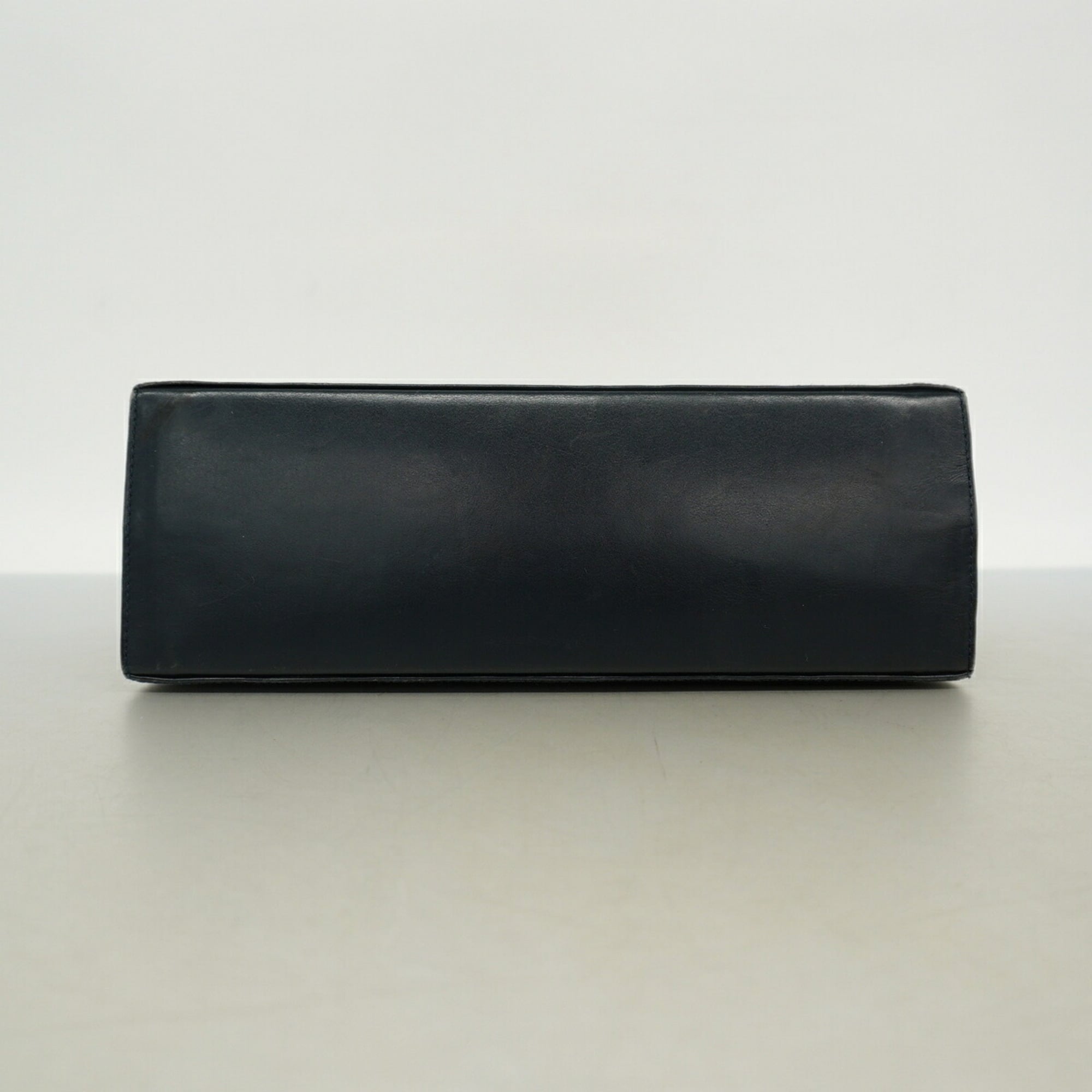 Salvatore Ferragamo Black Leather Handbag (Pre-Owned)