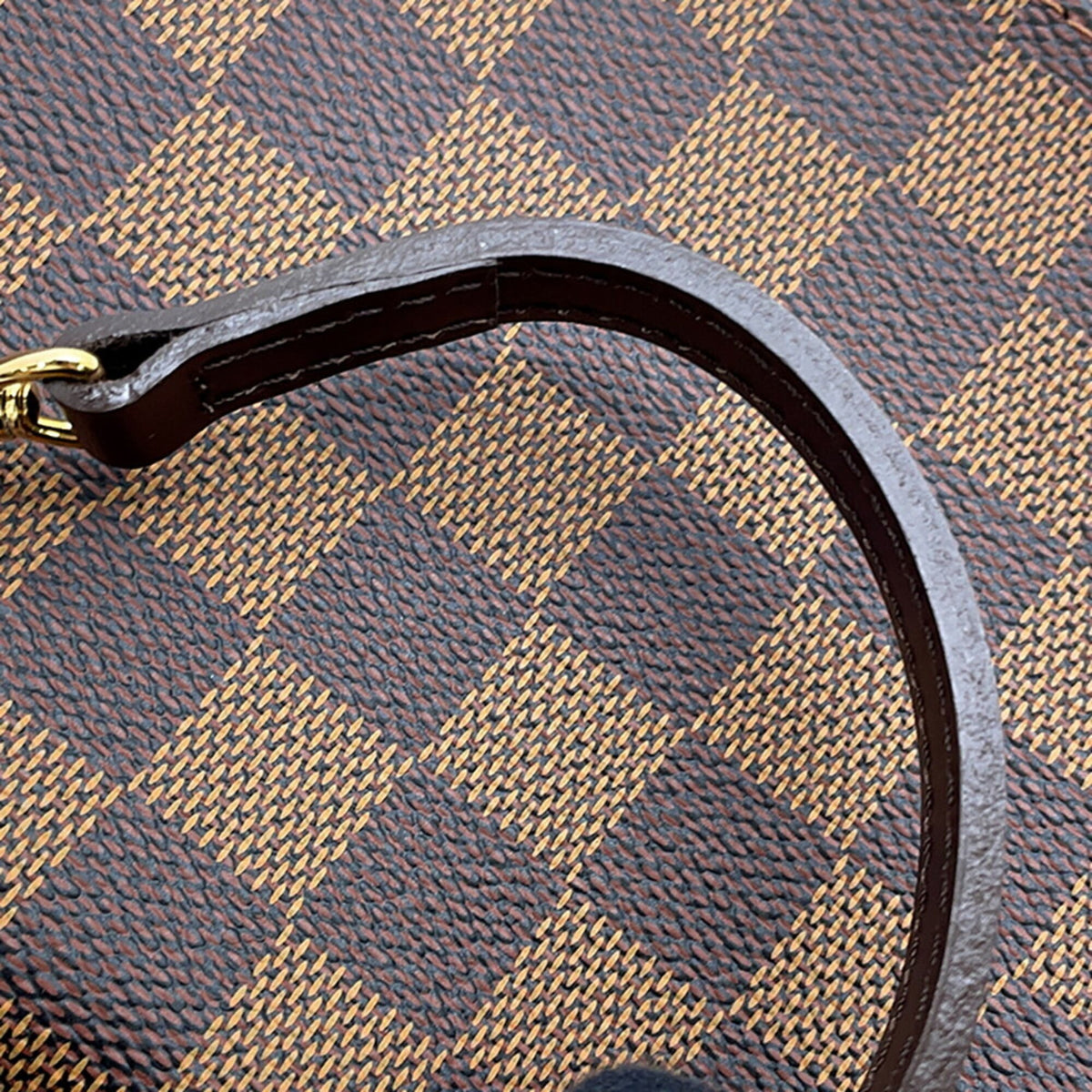 Louis Vuitton Ebene Red Color Damier Canvas Pouch Shoulder Bag (Pre-Owned)