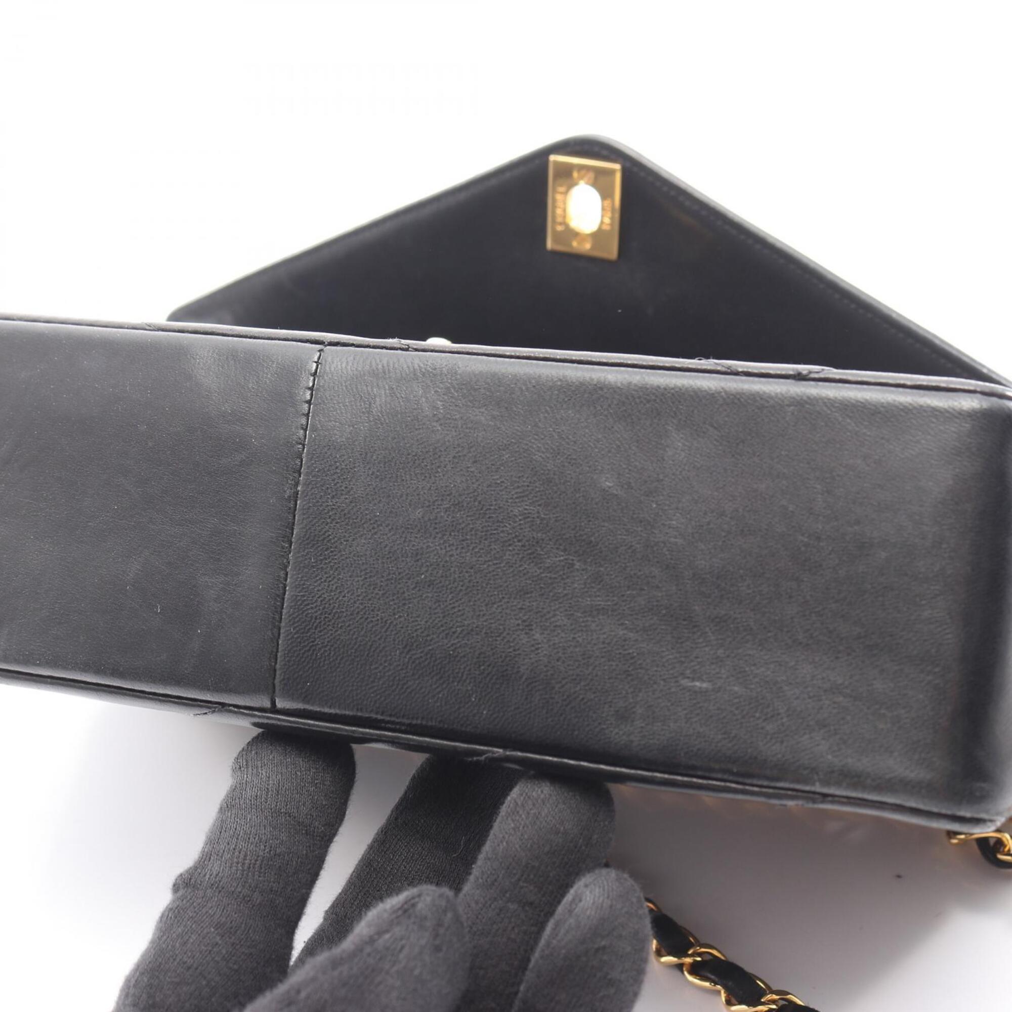 Chanel Black Leather Handbag Shoulder Bag (Pre-Owned)