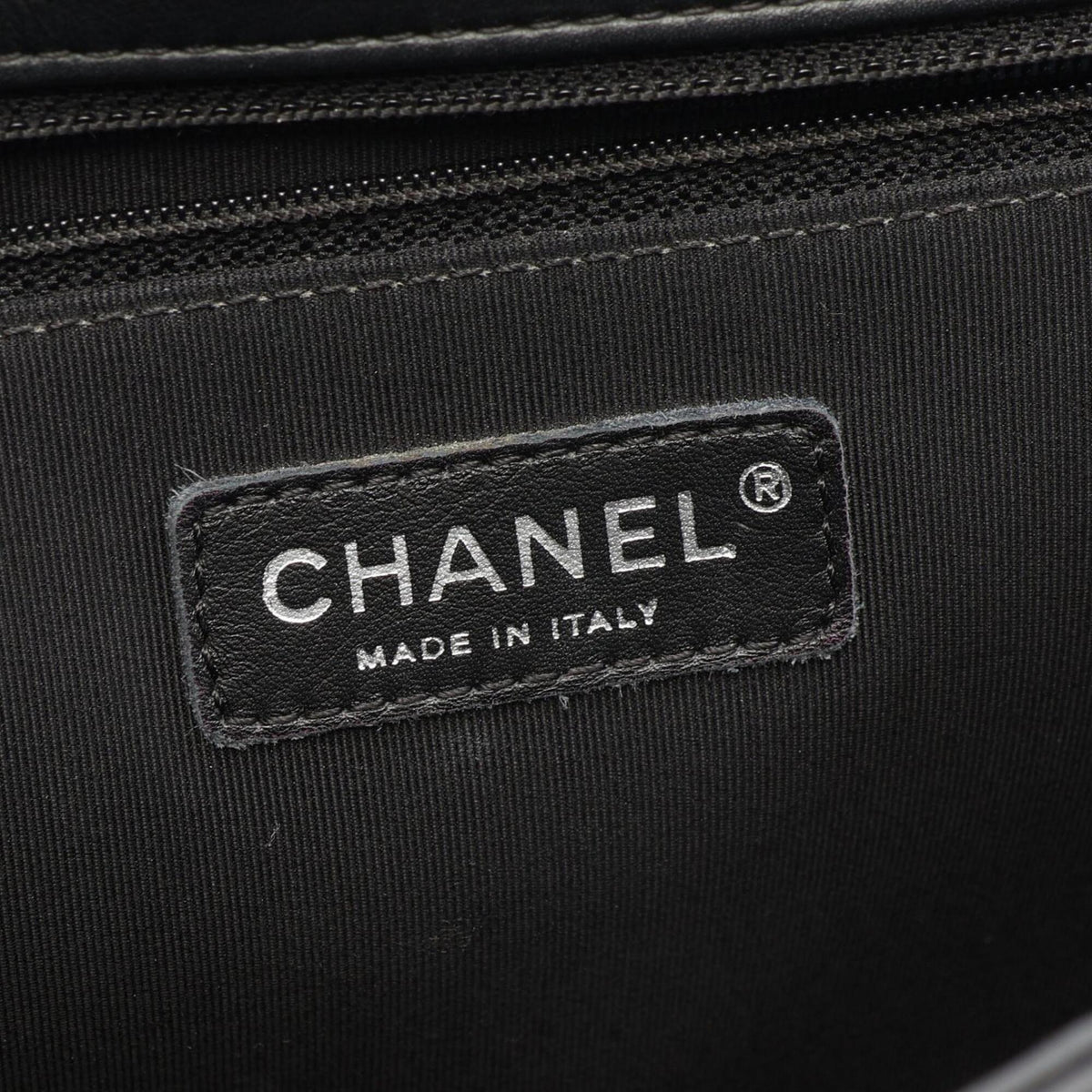 Chanel Black Leather Handbag Shoulder Bag (Pre-Owned)