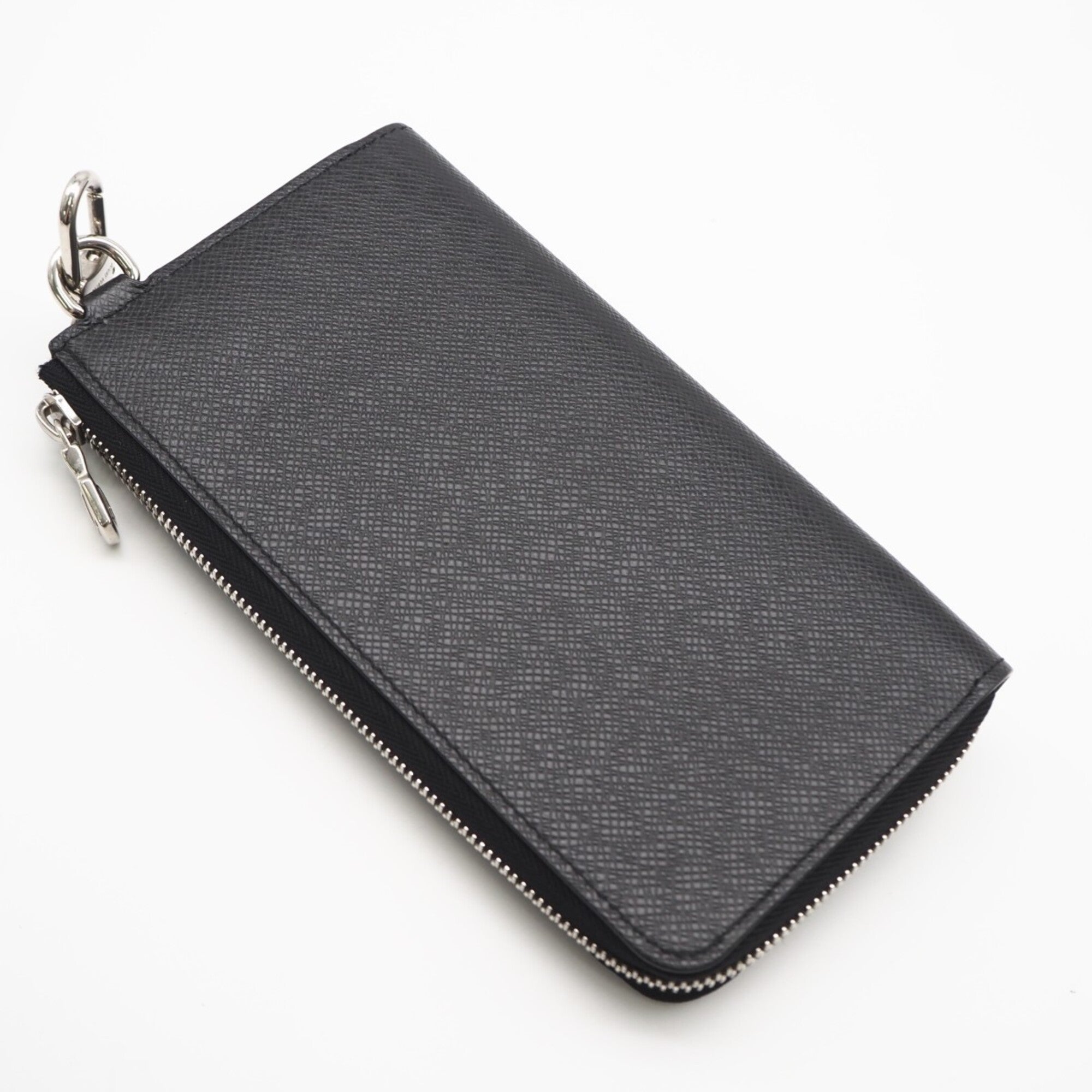 Louis Vuitton Taiga Black Noir Leather Long Wallet (Bi-Fold) (Pre-Owned)