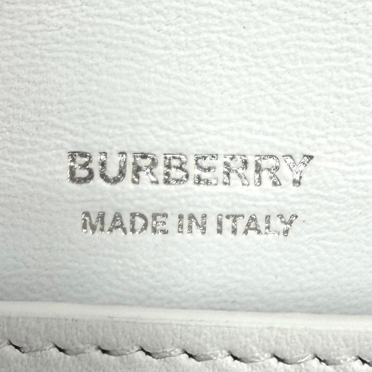 Burberry White Leather Pochette Shoulder Bag (Pre-Owned)
