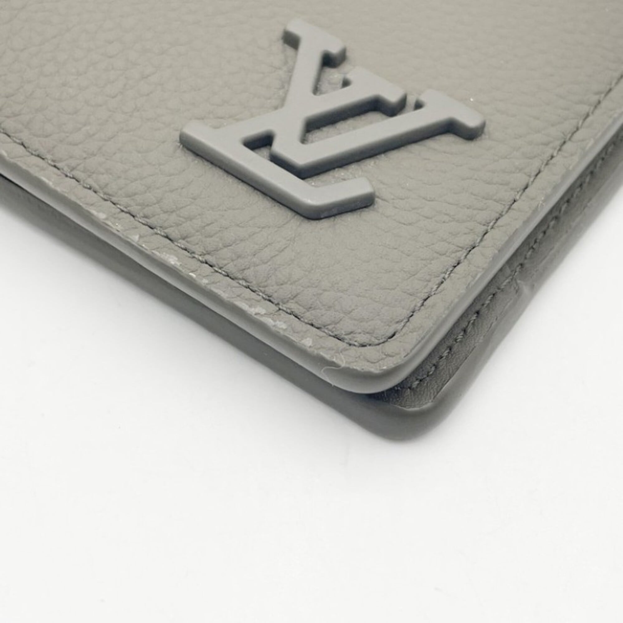 Louis Vuitton Khaki Leather Wallet (Bi-Fold) (Pre-Owned)