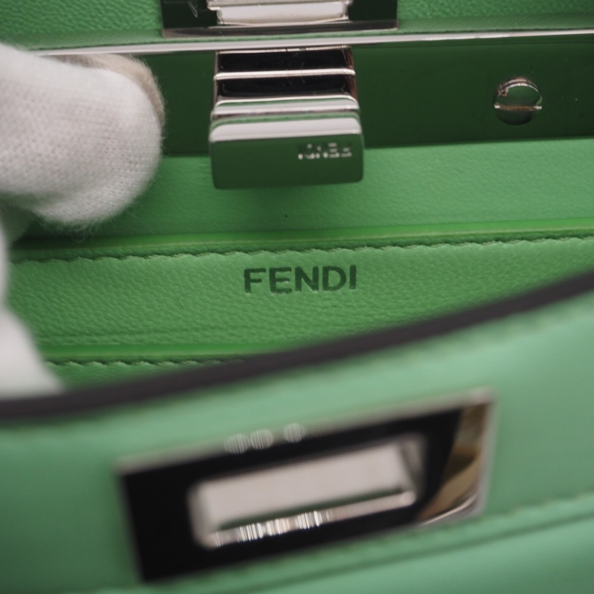 Fendi Peekaboo Green Leather Handbag (Pre-Owned)