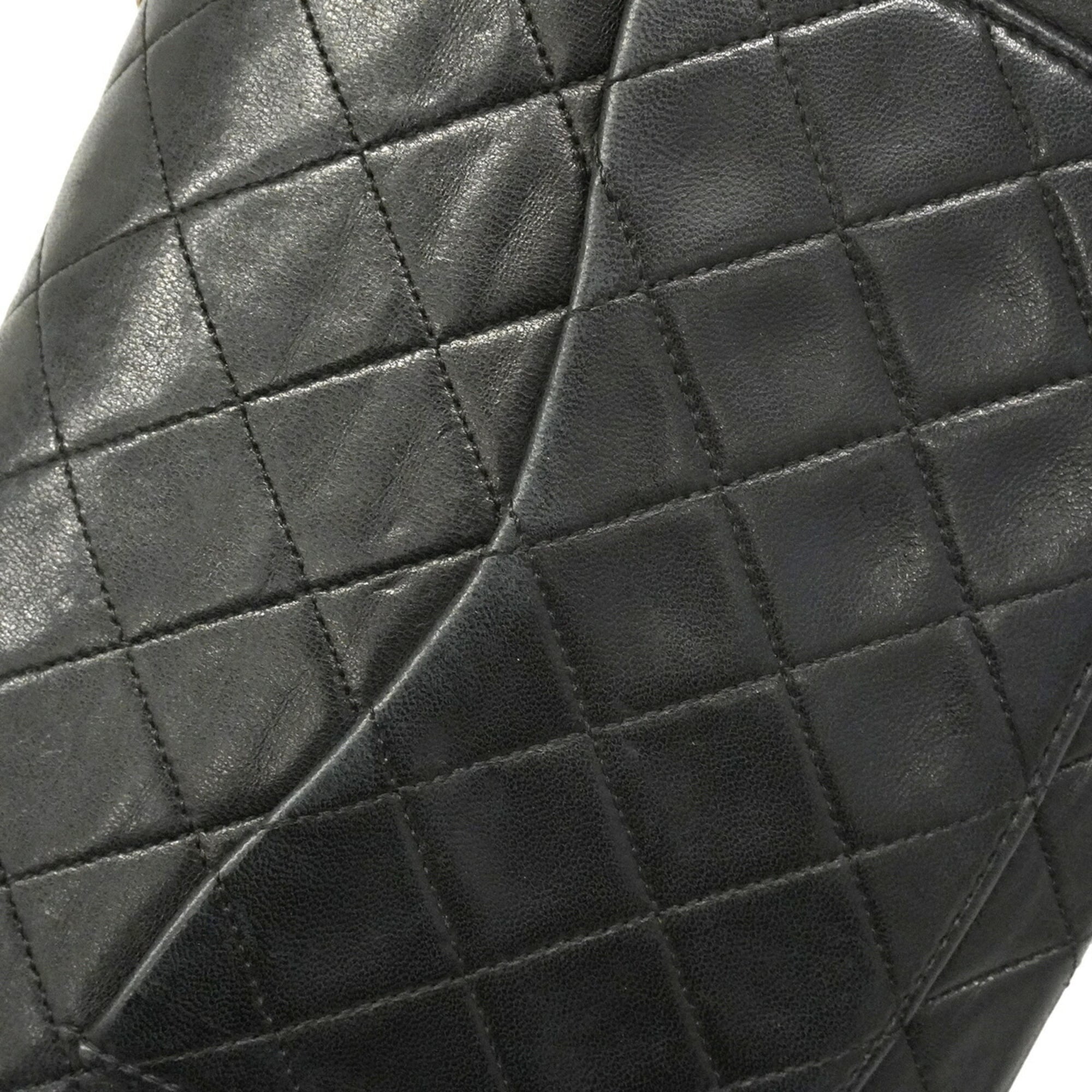 Chanel Black Leather Shoulder Bag (Pre-Owned)
