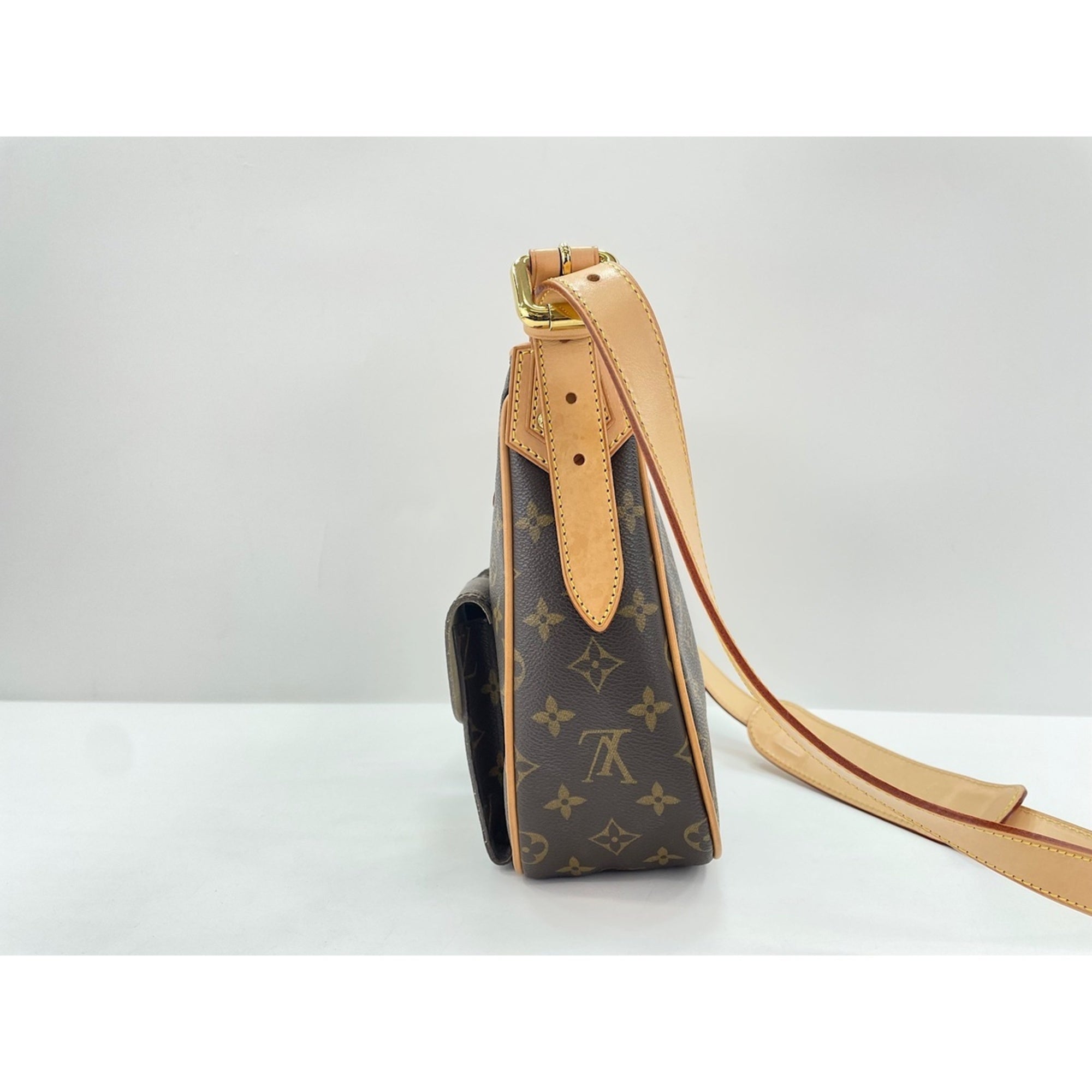 Louis Vuitton Monogram Brown Monogram Shoulder Bag (Pre-Owned)