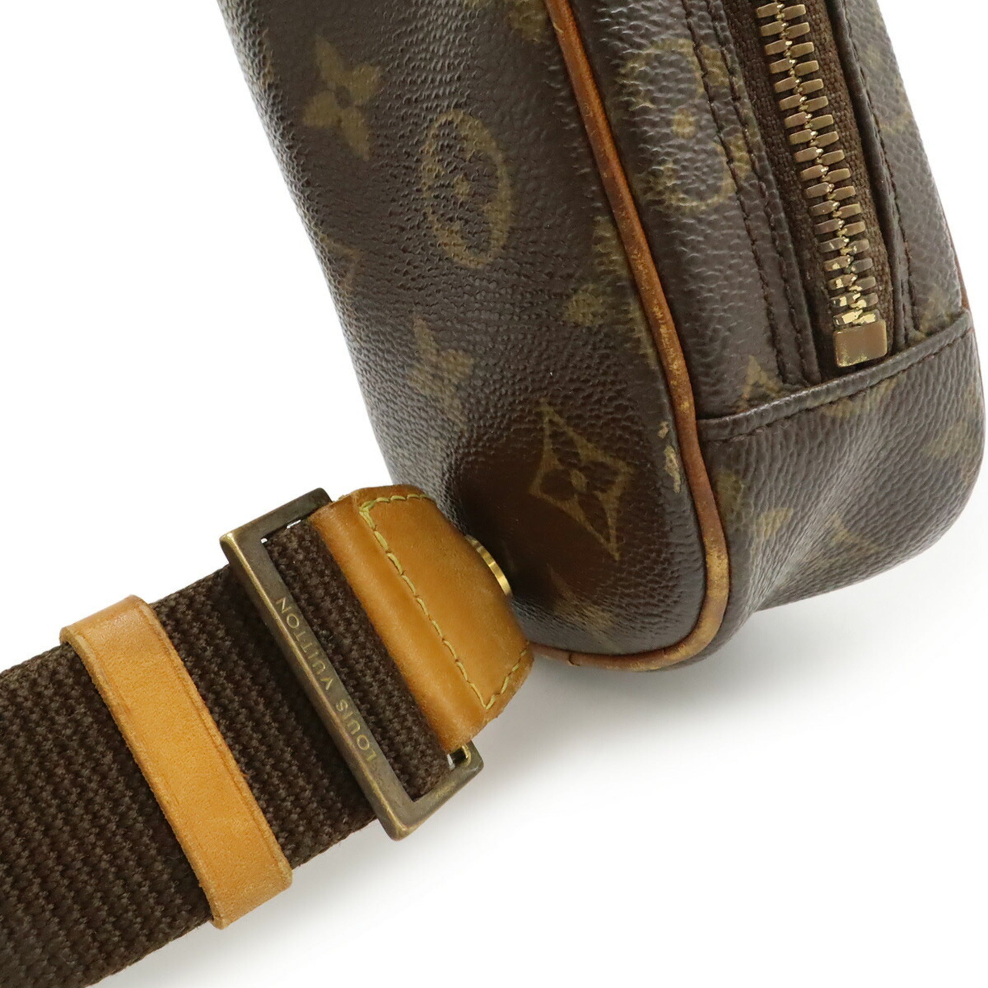 Louis Vuitton Brown Canvas Pochette Shoulder Bag Sling Bag (Pre-Owned)