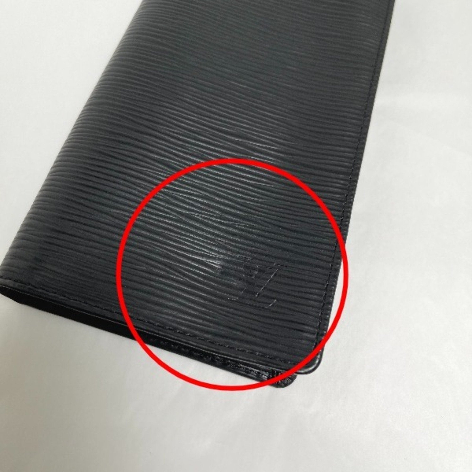 Louis Vuitton Epi Noir Epi Leather Long Wallet (Bi-Fold) (Pre-Owned)