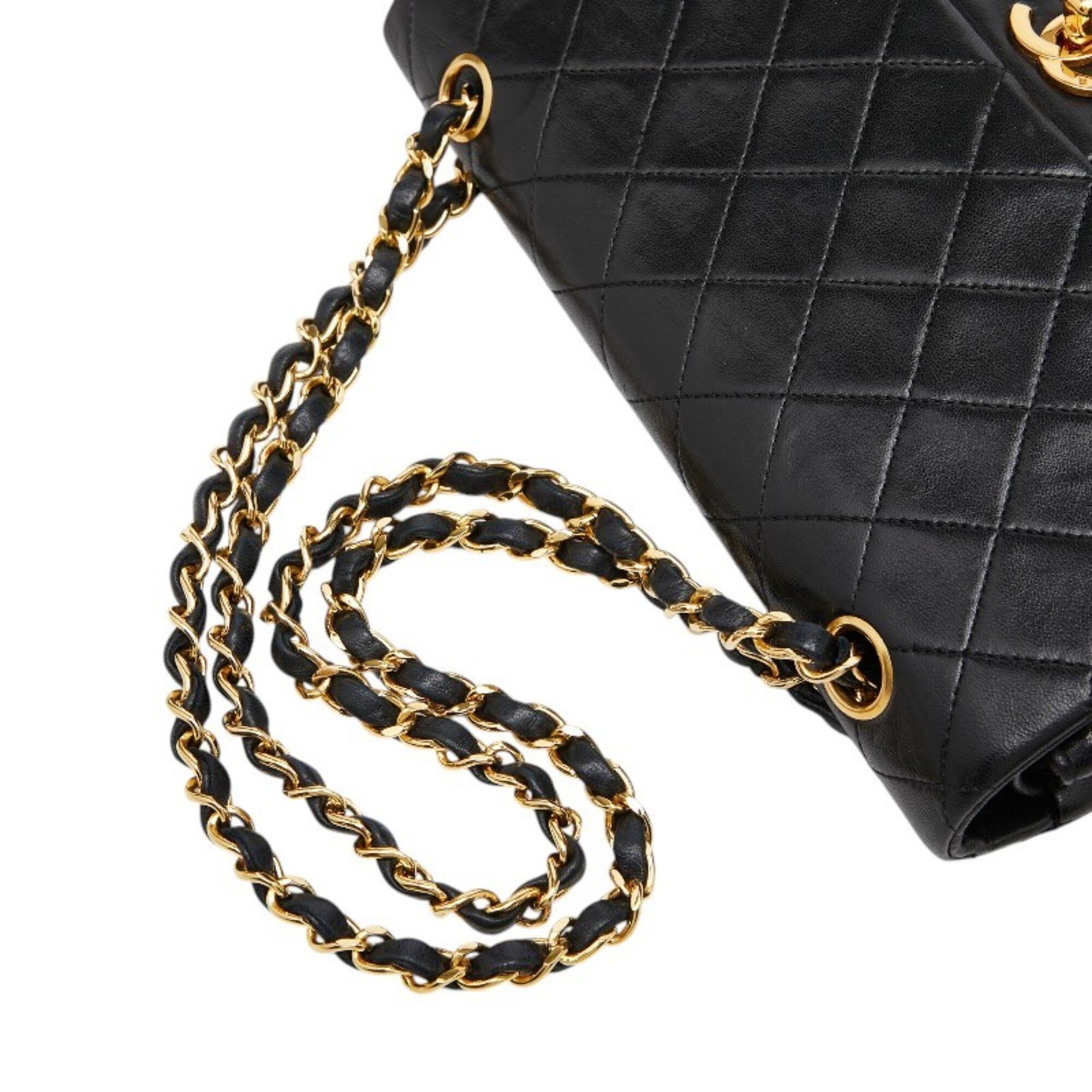 Chanel Black Leather Shoulder Bag (Pre-Owned)