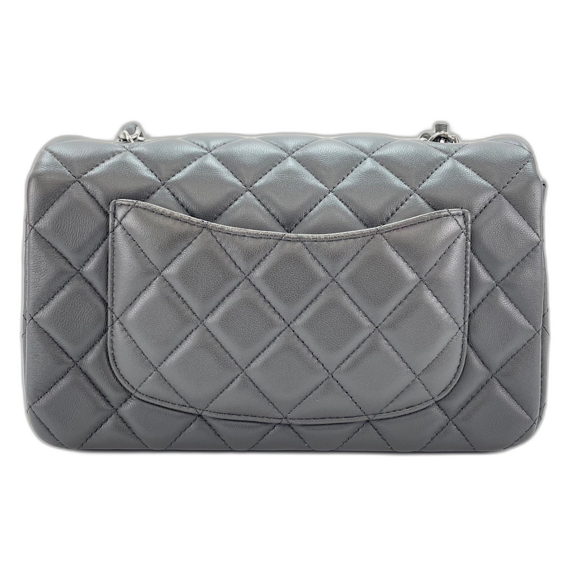 Chanel Gray Leather Shoulder Bag (Pre-Owned)