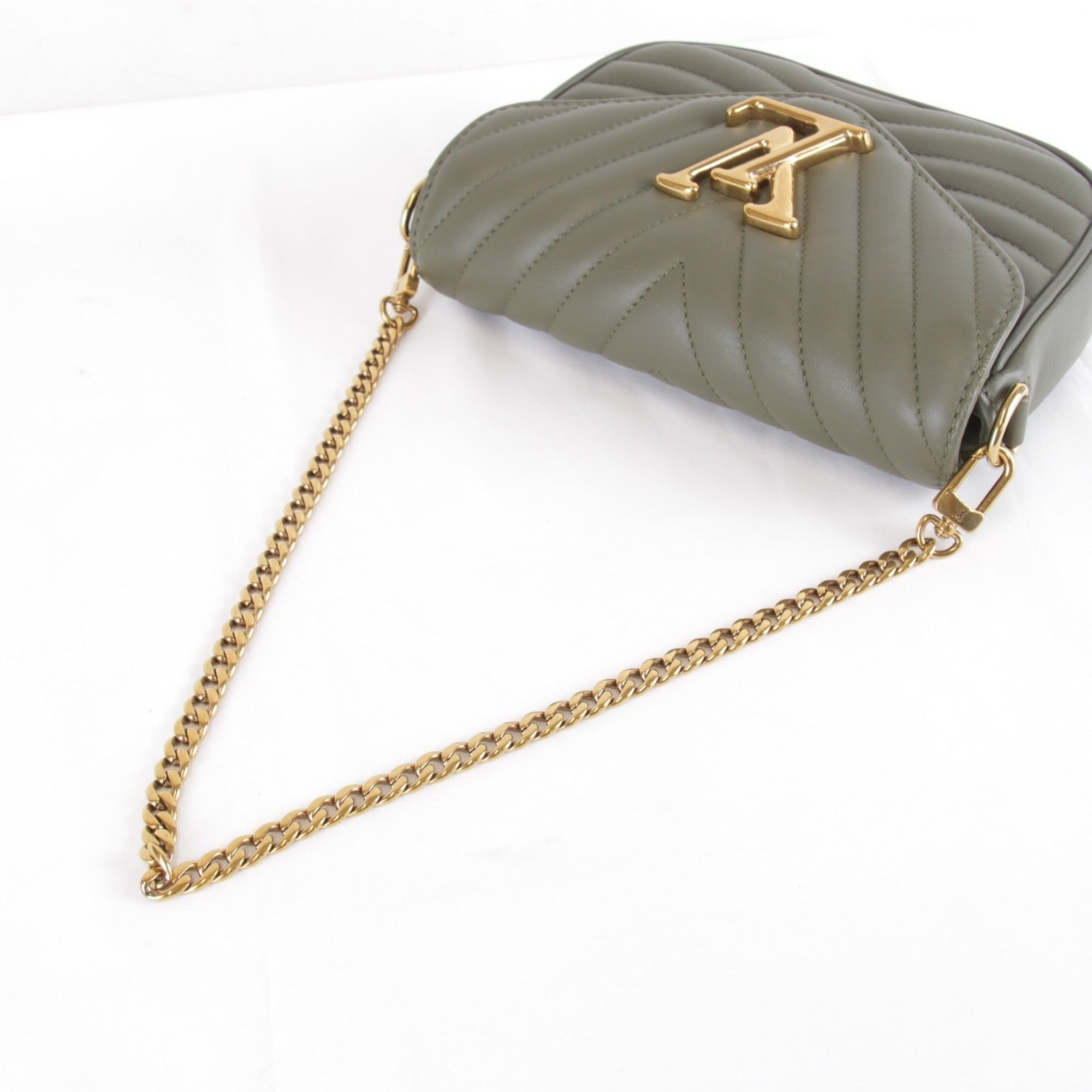 Louis Vuitton Khaki Leather Shoulder Bag (Pre-Owned)