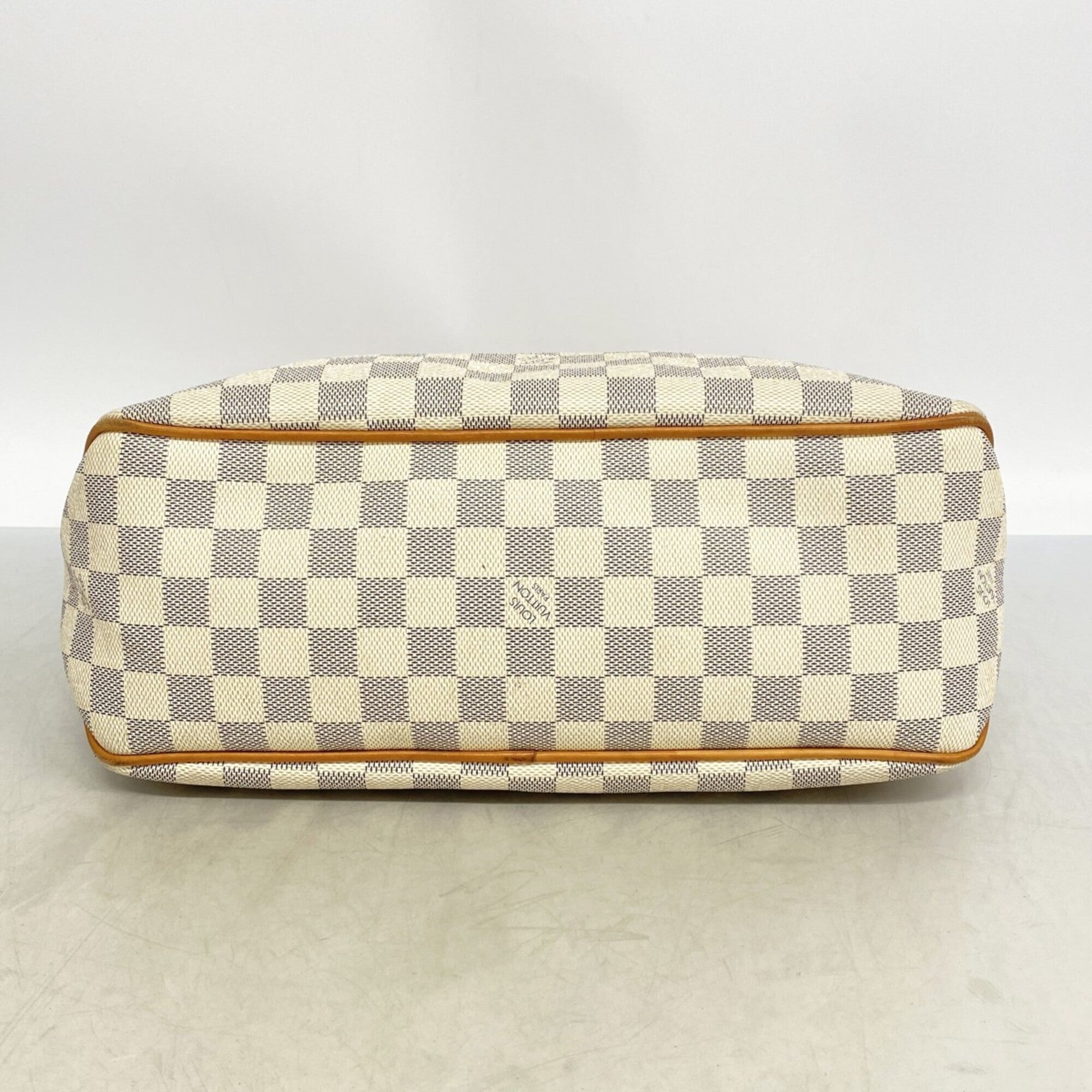 Louis Vuitton Rose Ballerine White Shoulder Bag (Pre-Owned)