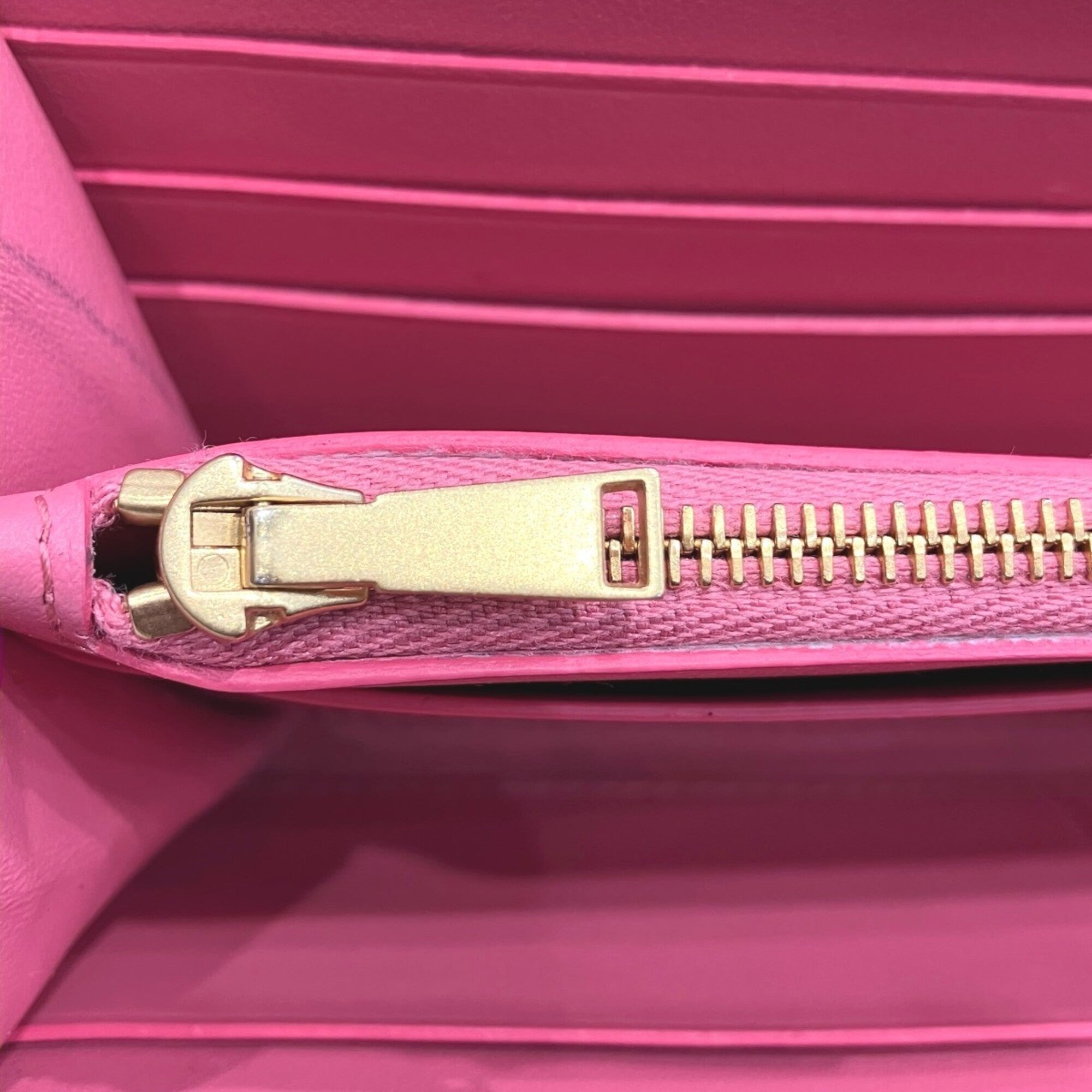 Bottega Veneta Pink Leather Long Wallet (Bi-Fold) (Pre-Owned)