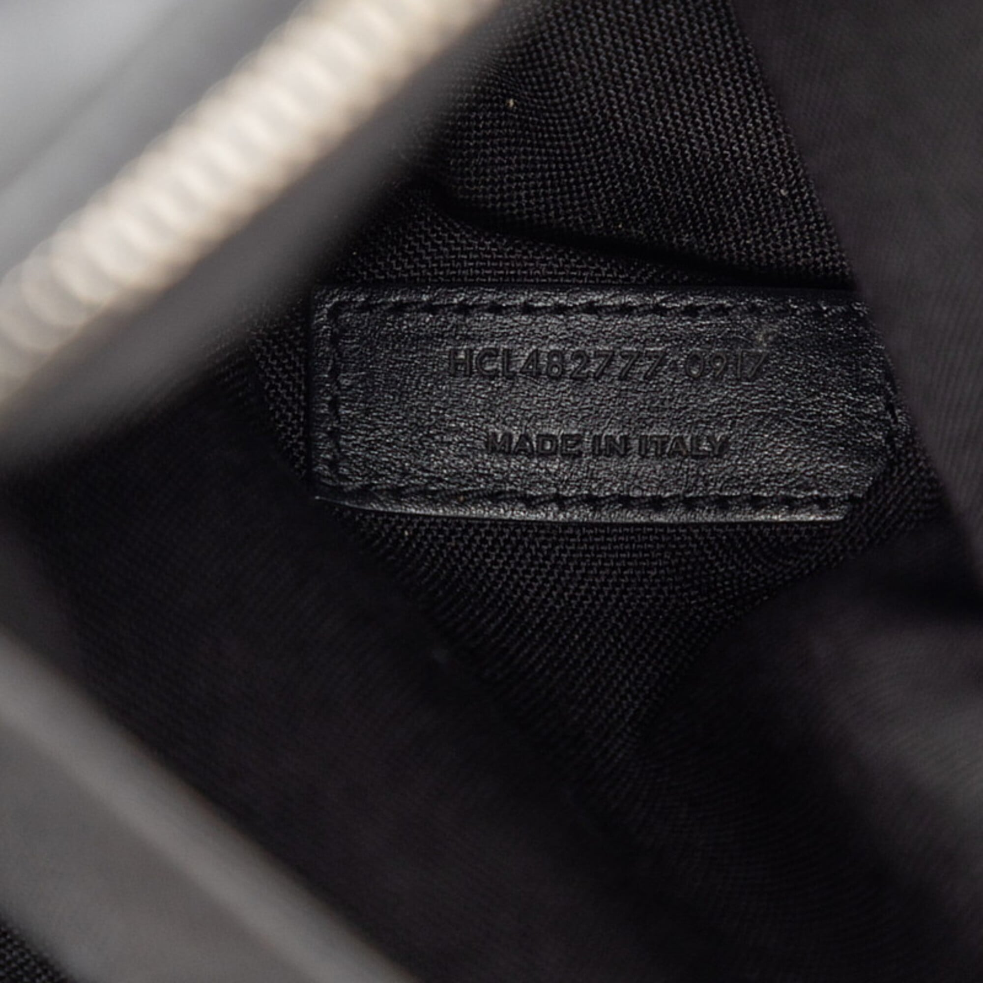 Saint Laurent Black Leather Shoulder Bag (Pre-Owned)