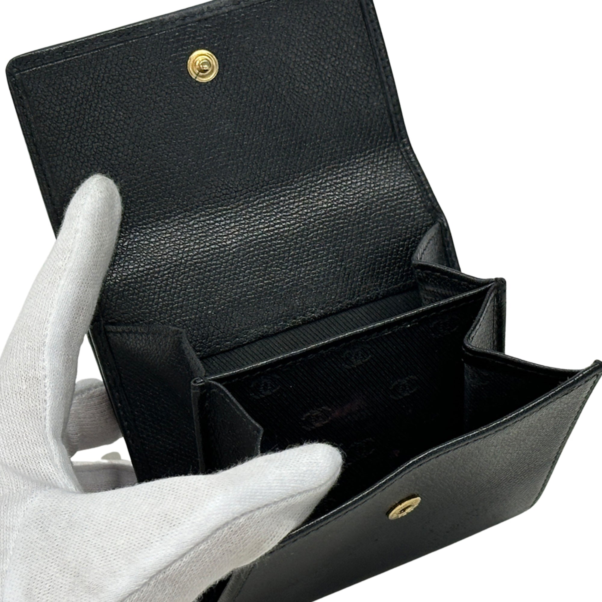 Chanel Black Leather Wallet (Bi-Fold) (Pre-Owned)