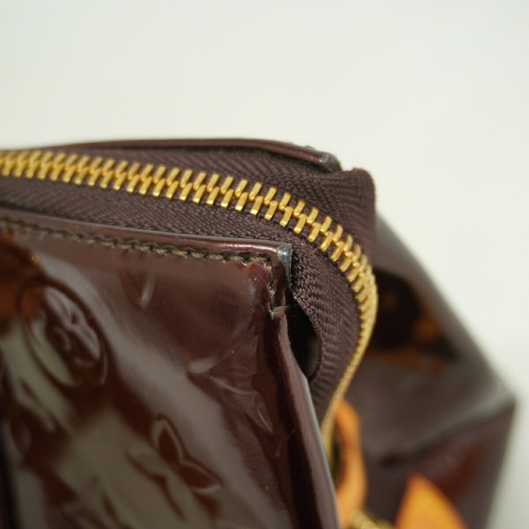 Louis Vuitton Amarante Handbag (Pre-Owned)