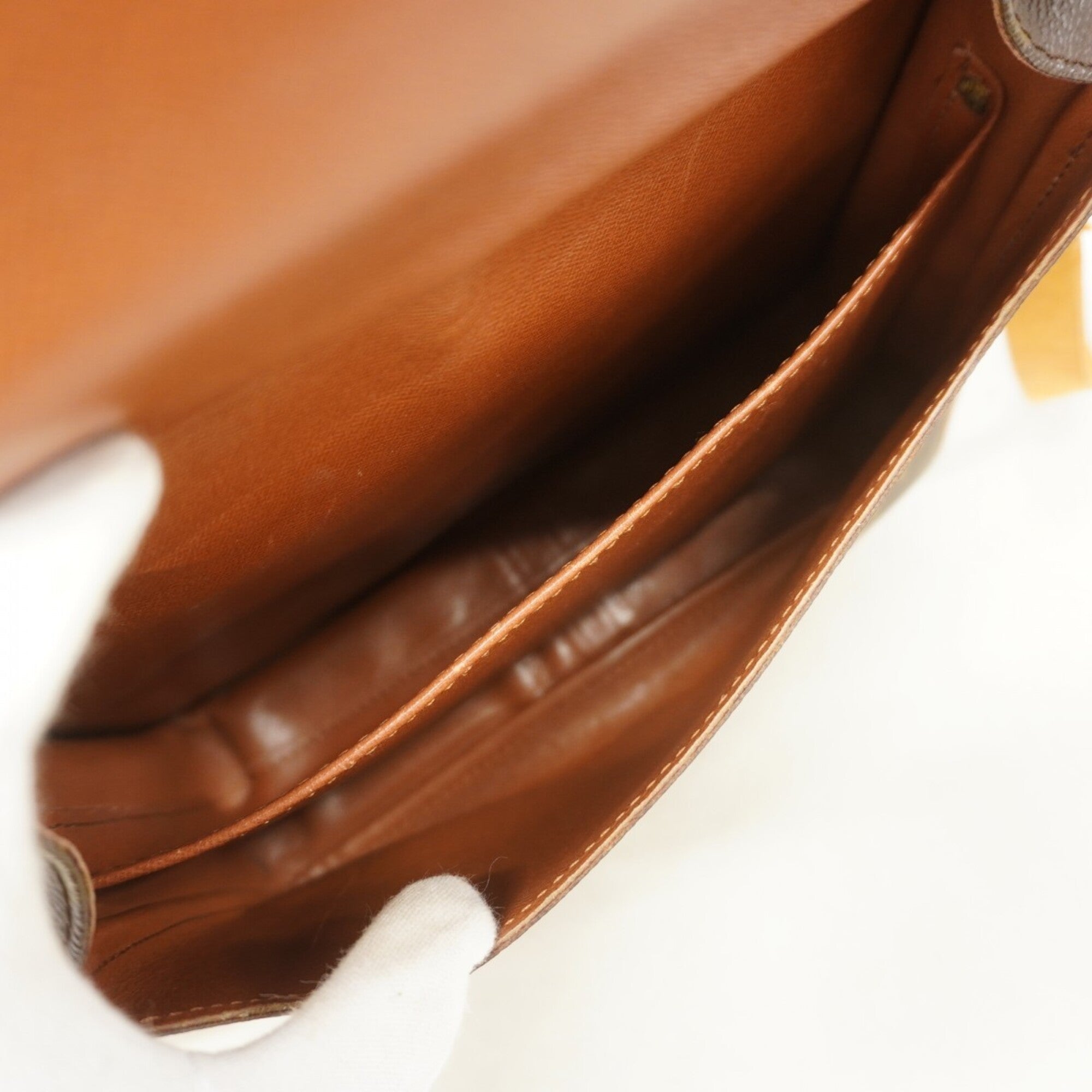 Louis Vuitton Brown Shoulder Bag (Pre-Owned)