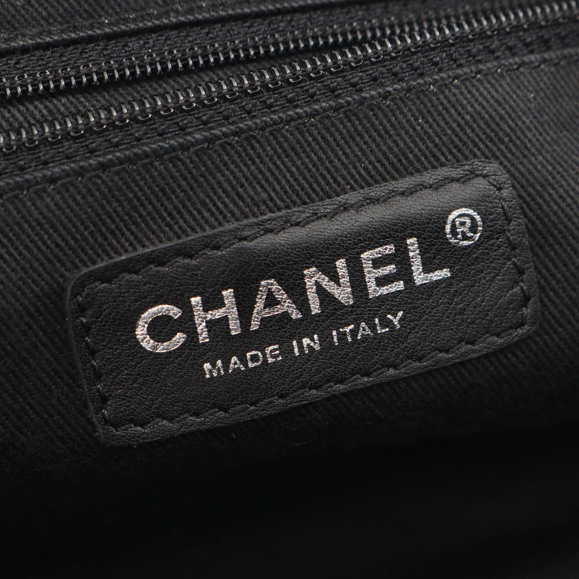 Chanel Black Leather Handbag Shoulder Bag (Pre-Owned)
