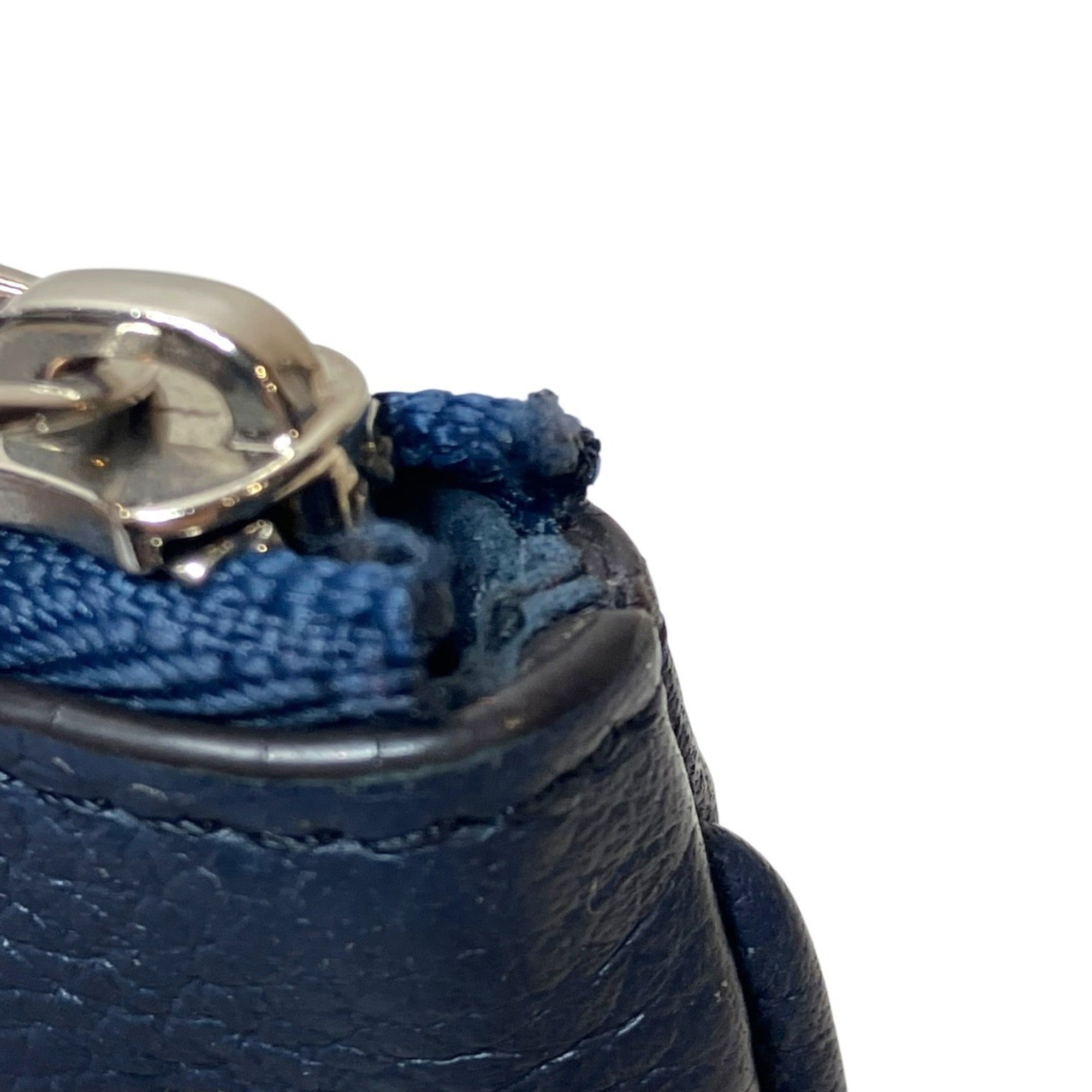 Louis Vuitton Navy Leather Pochette (Pre-Owned)