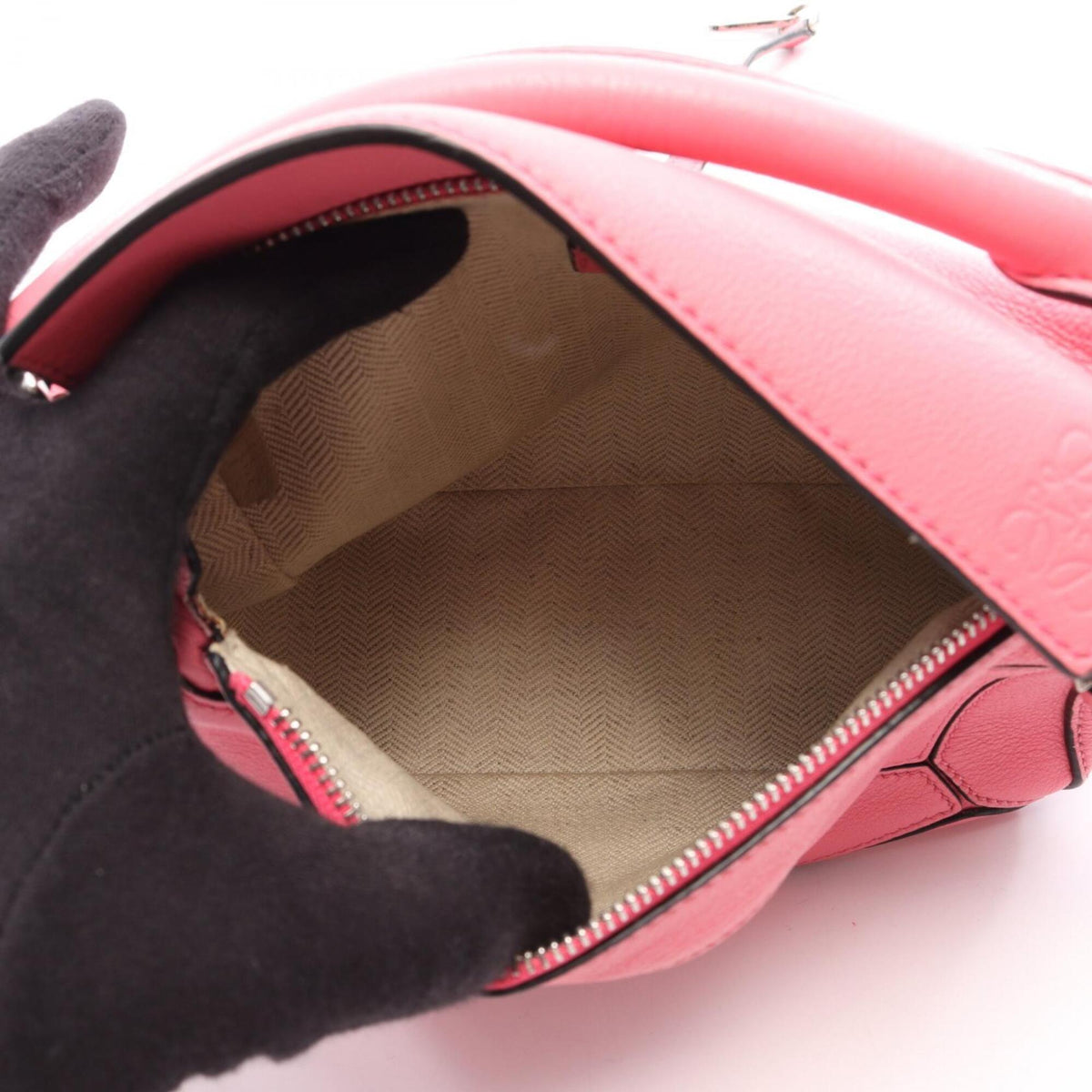 Loewe Pink Leather Handbag (Pre-Owned)