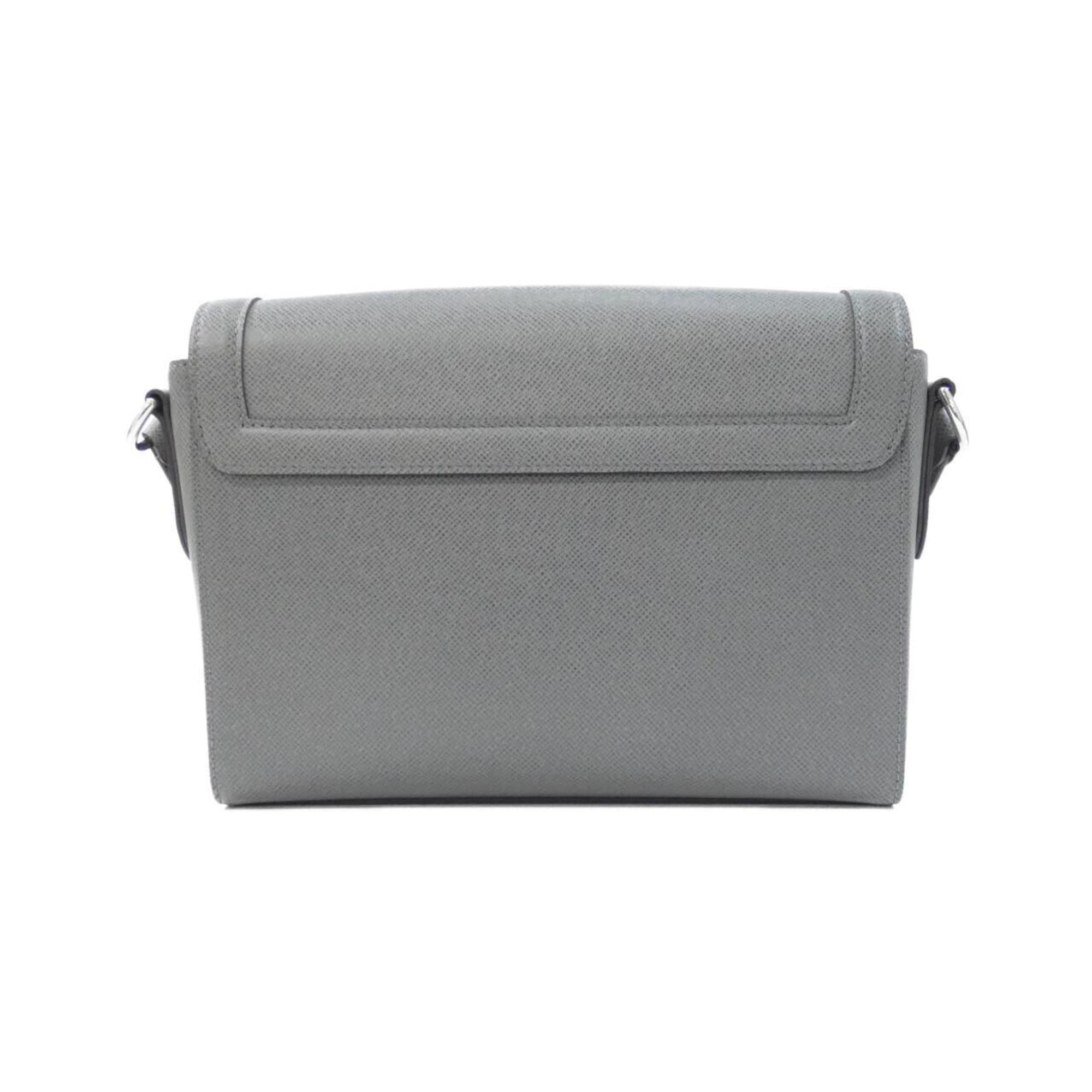 Louis Vuitton Taiga Gris Leather Shoulder Bag (Pre-Owned)
