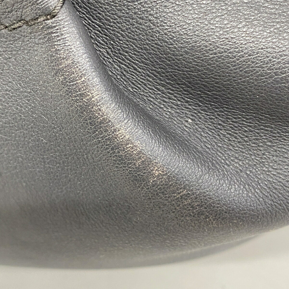 Salvatore Ferragamo Gray Leather Handbag (Pre-Owned)