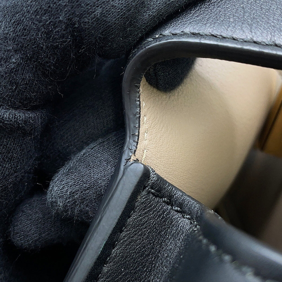 Fendi Black Leather Handbag Shoulder Bag (Pre-Owned)