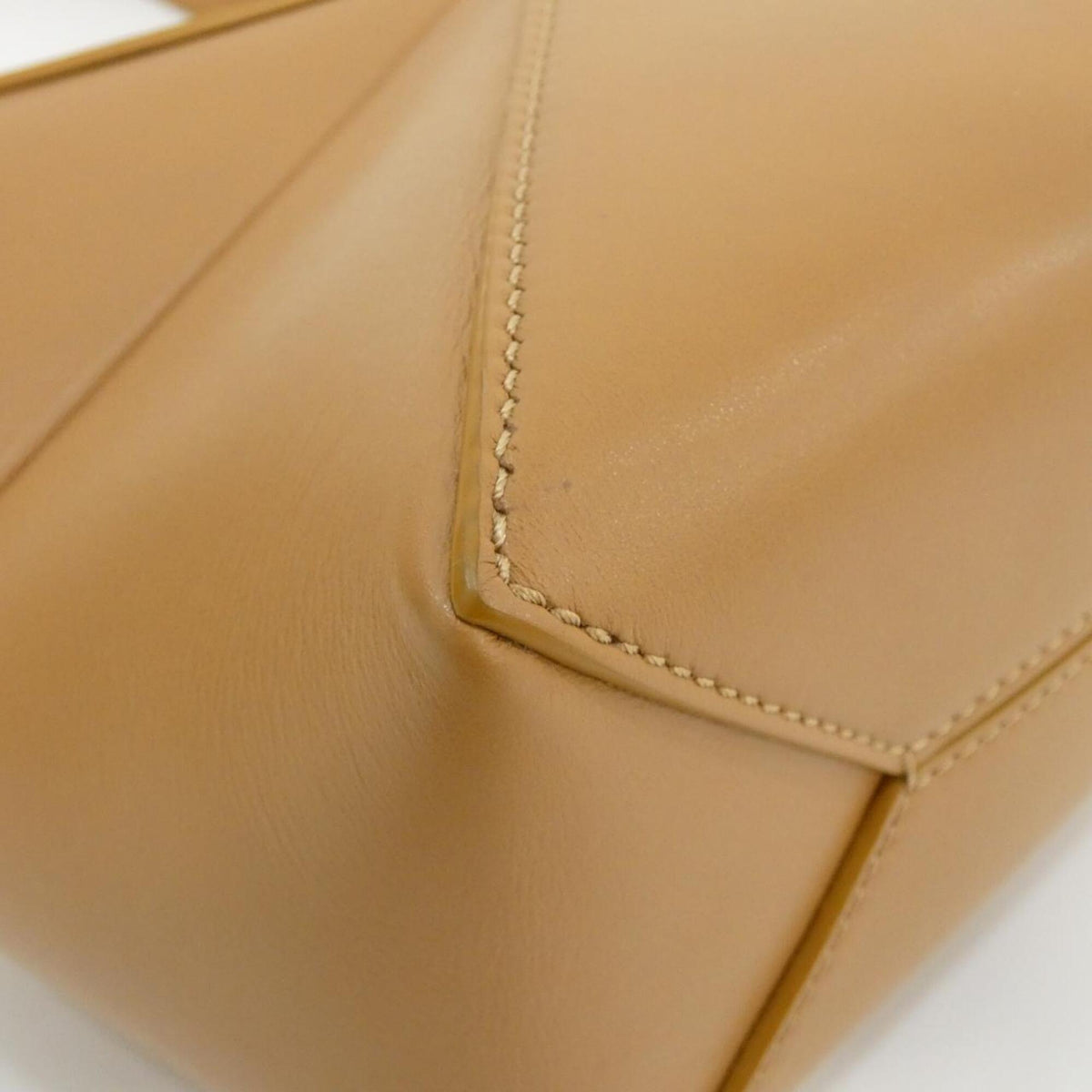 Loewe Beige Leather Handbag (Pre-Owned)