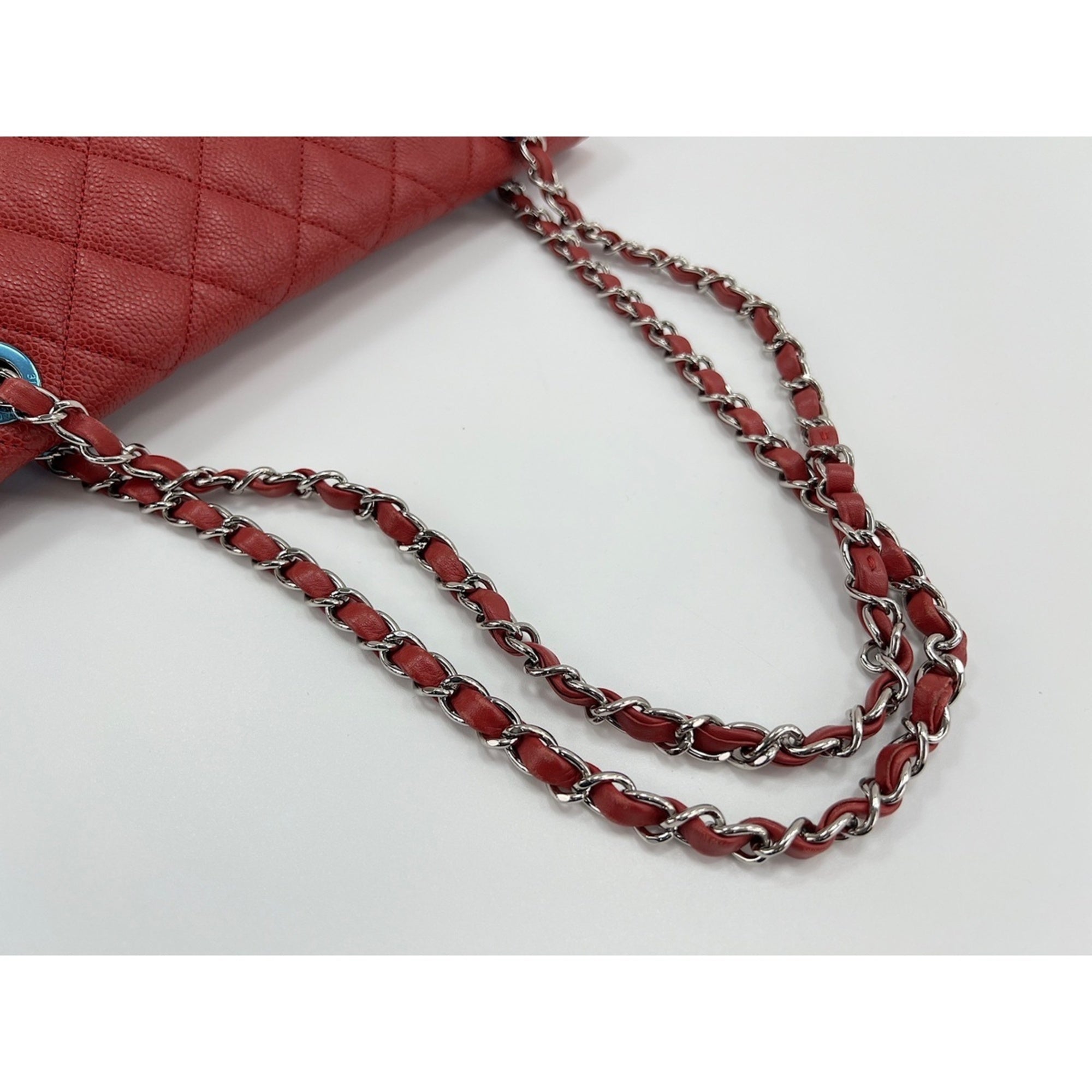 Chanel Red Color Shoulder Bag (Pre-Owned)