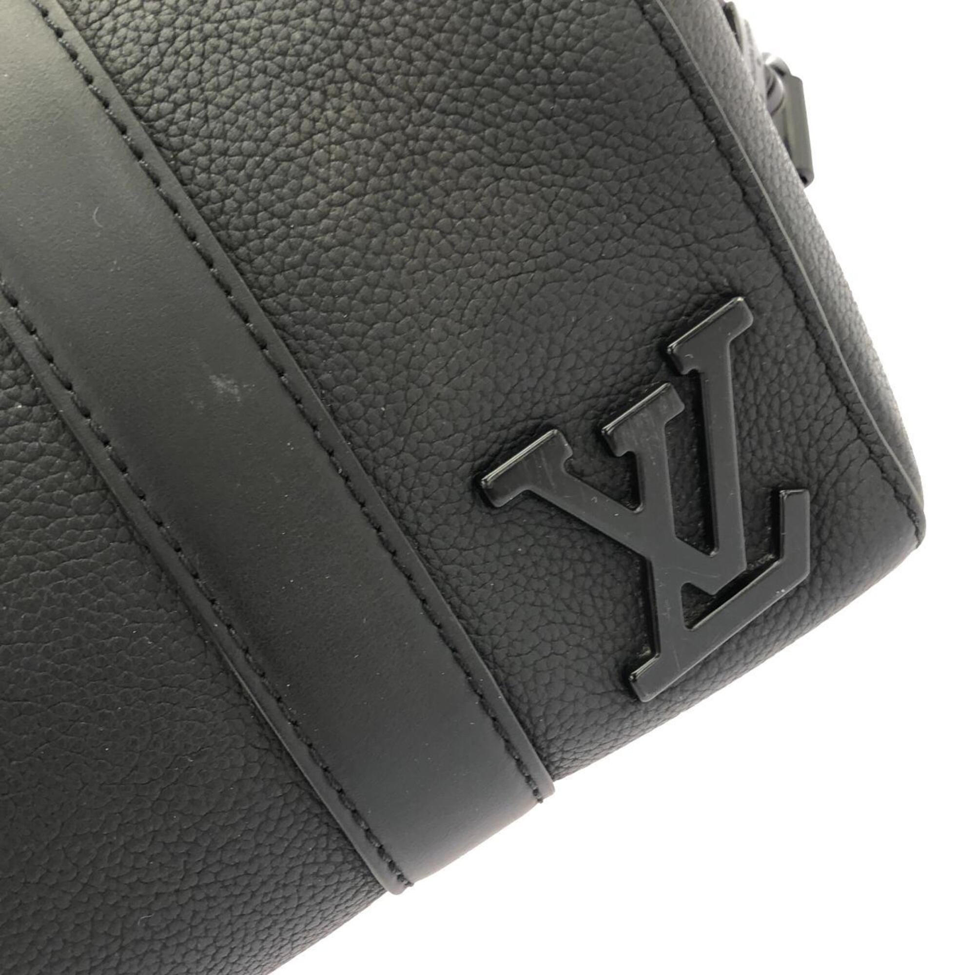 Louis Vuitton Black Leather Shoulder Bag (Pre-Owned)