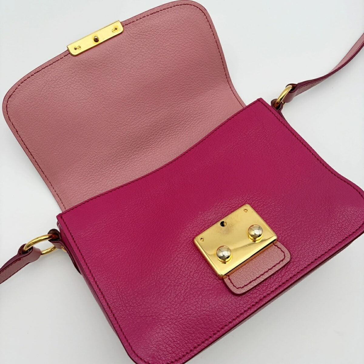 Miu Miu Pink Leather Shoulder Bag (Pre-Owned)