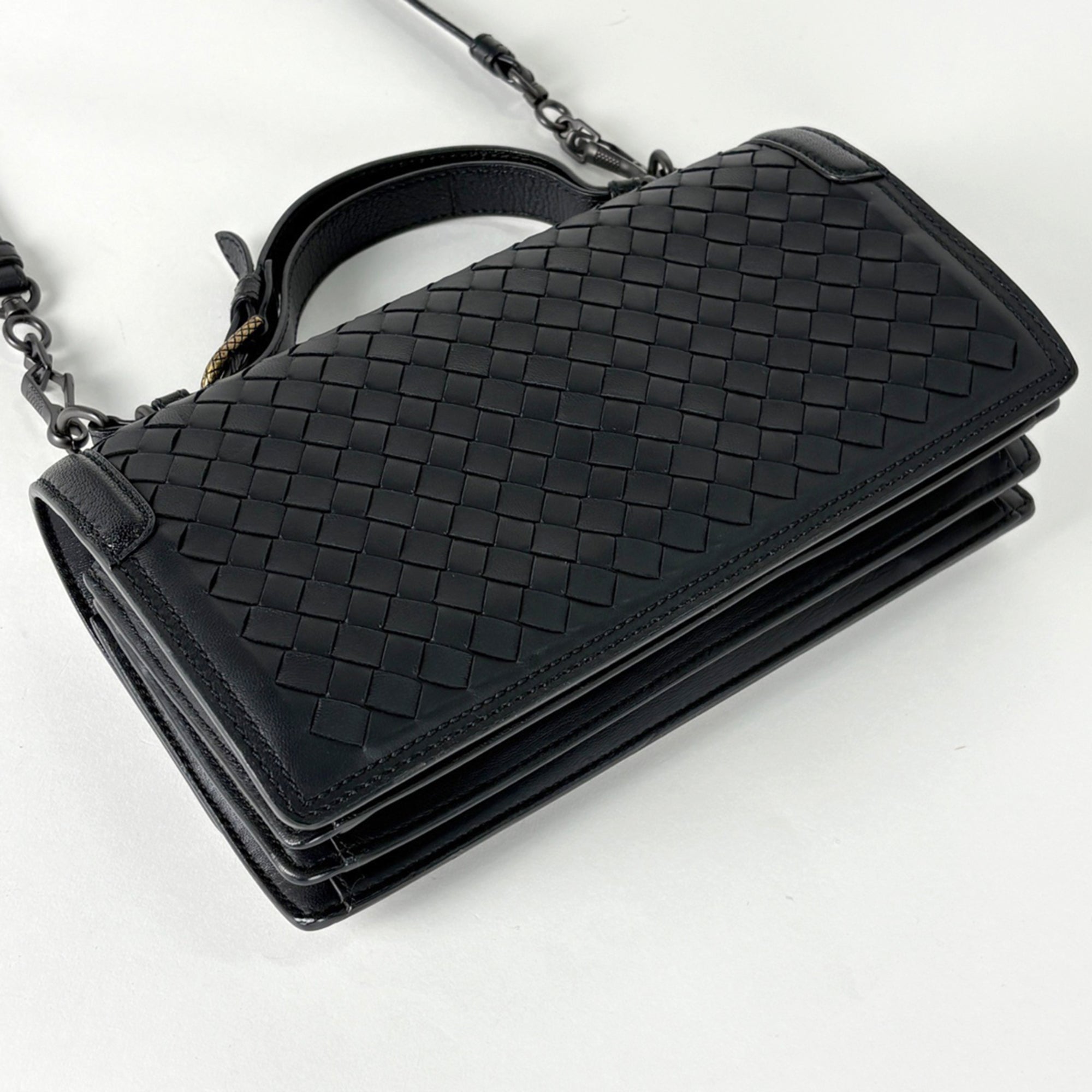 Bottega Veneta Black Leather Handbag (Pre-Owned)
