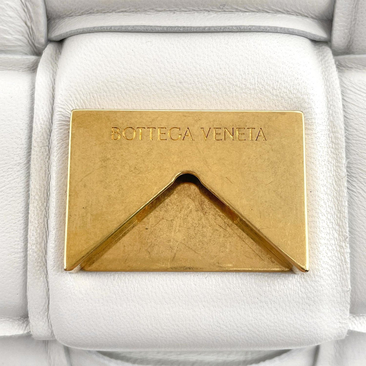 Bottega Veneta Gold White Leather Shoulder Bag (Pre-Owned)