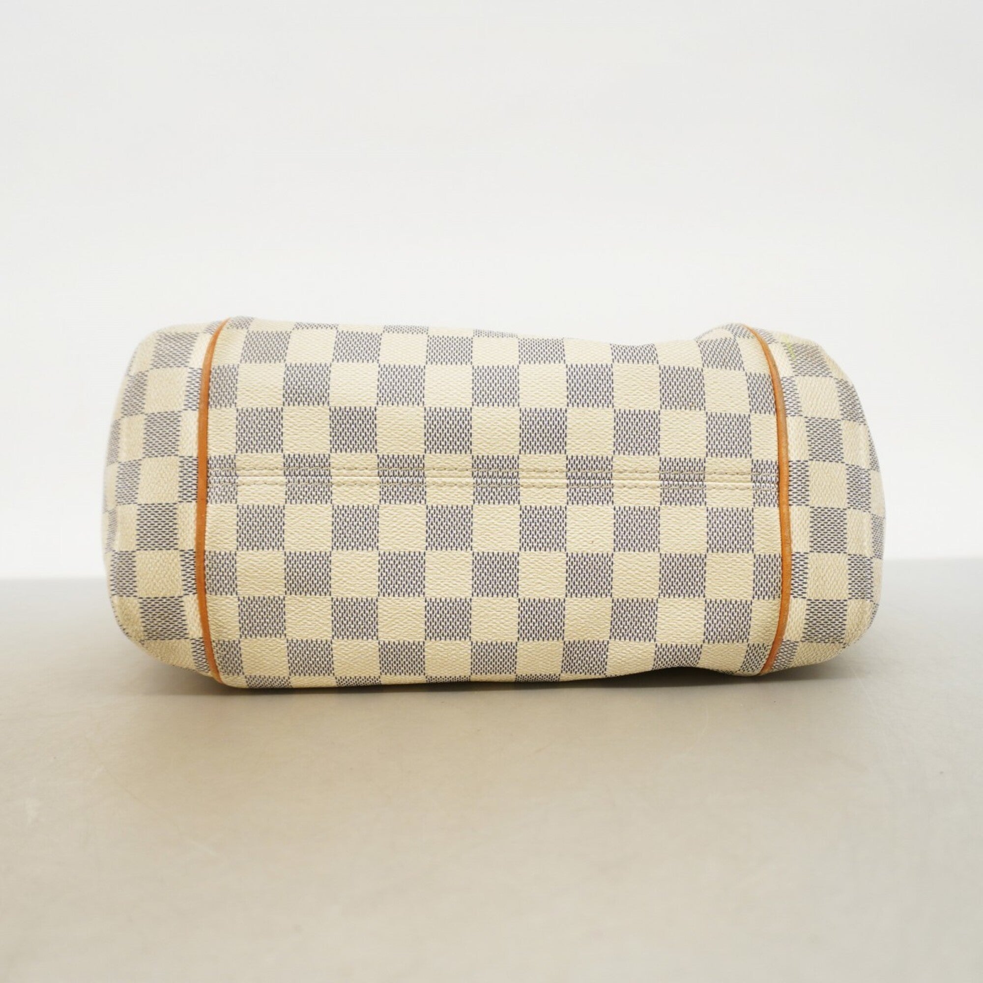 Louis Vuitton White Tote Bag (Pre-Owned)
