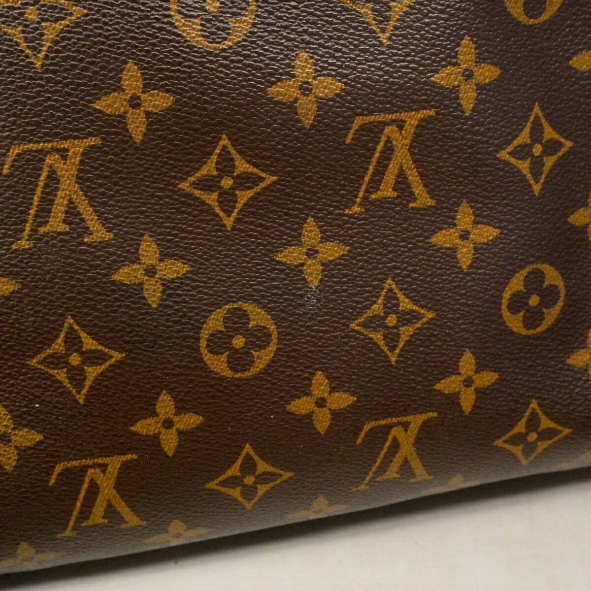 Louis Vuitton Brown Shoulder Bag (Pre-Owned)