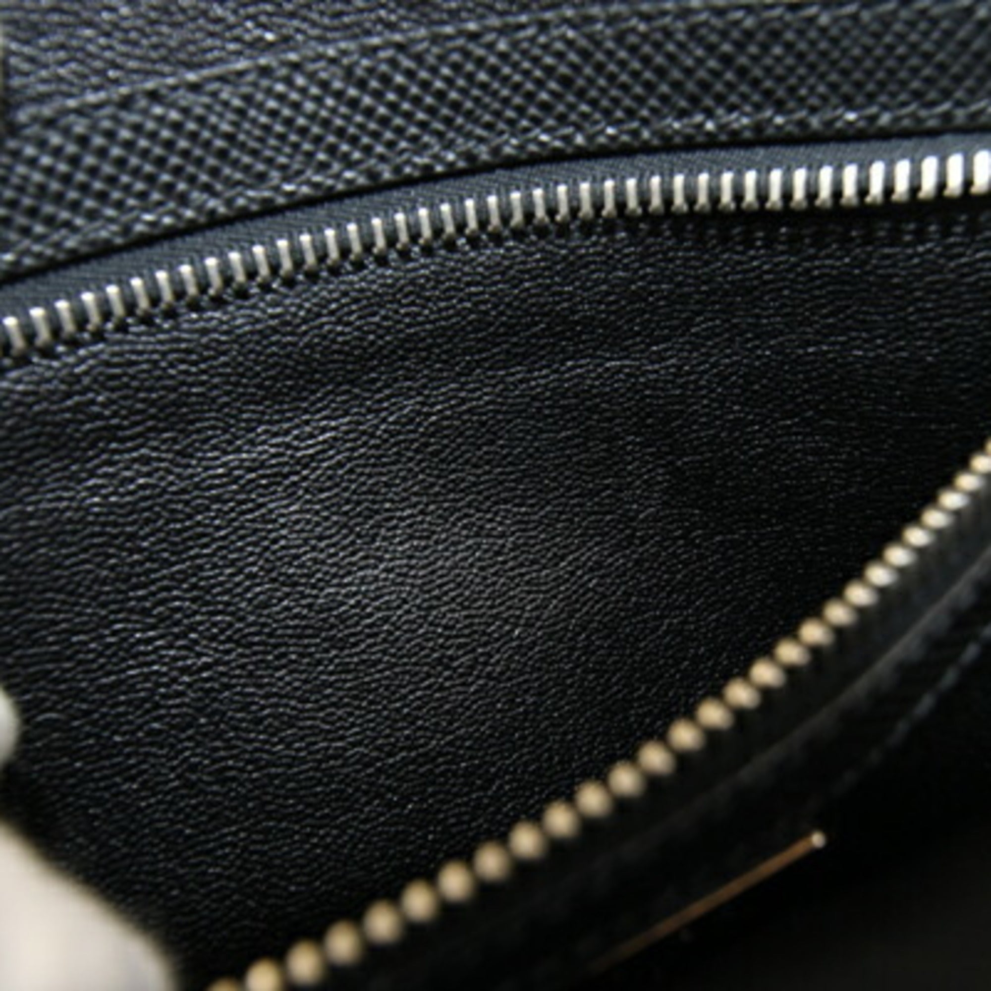 Prada Black Leather Clutch Bag (Pre-Owned)