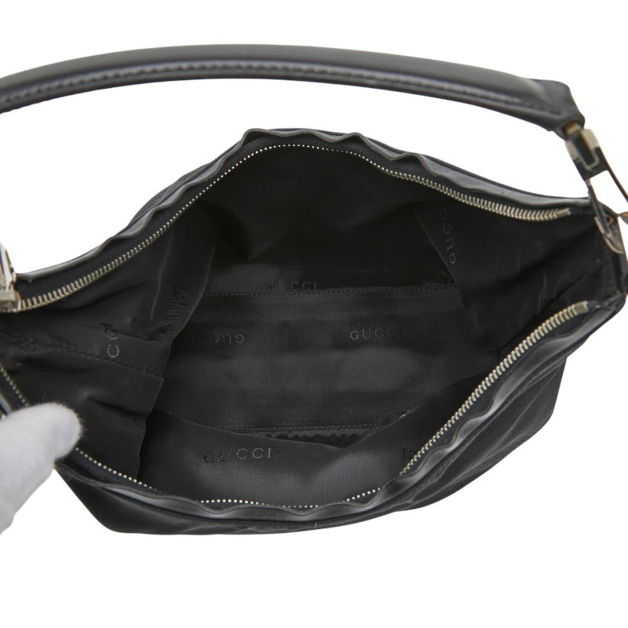 Gucci Black Nylon Leather Handbag Shoulder Bag (Pre-Owned)