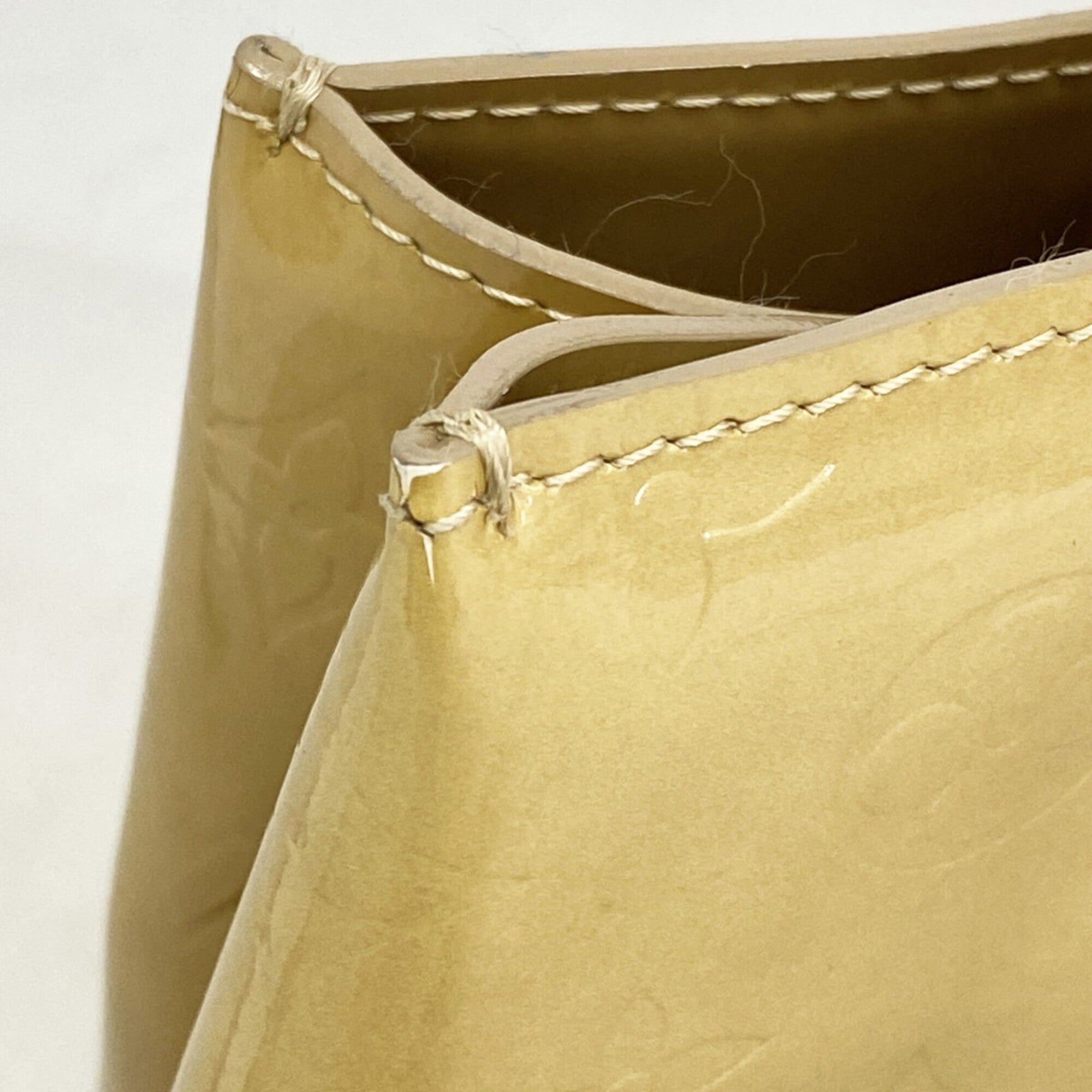 Louis Vuitton Beige Handbag (Pre-Owned)